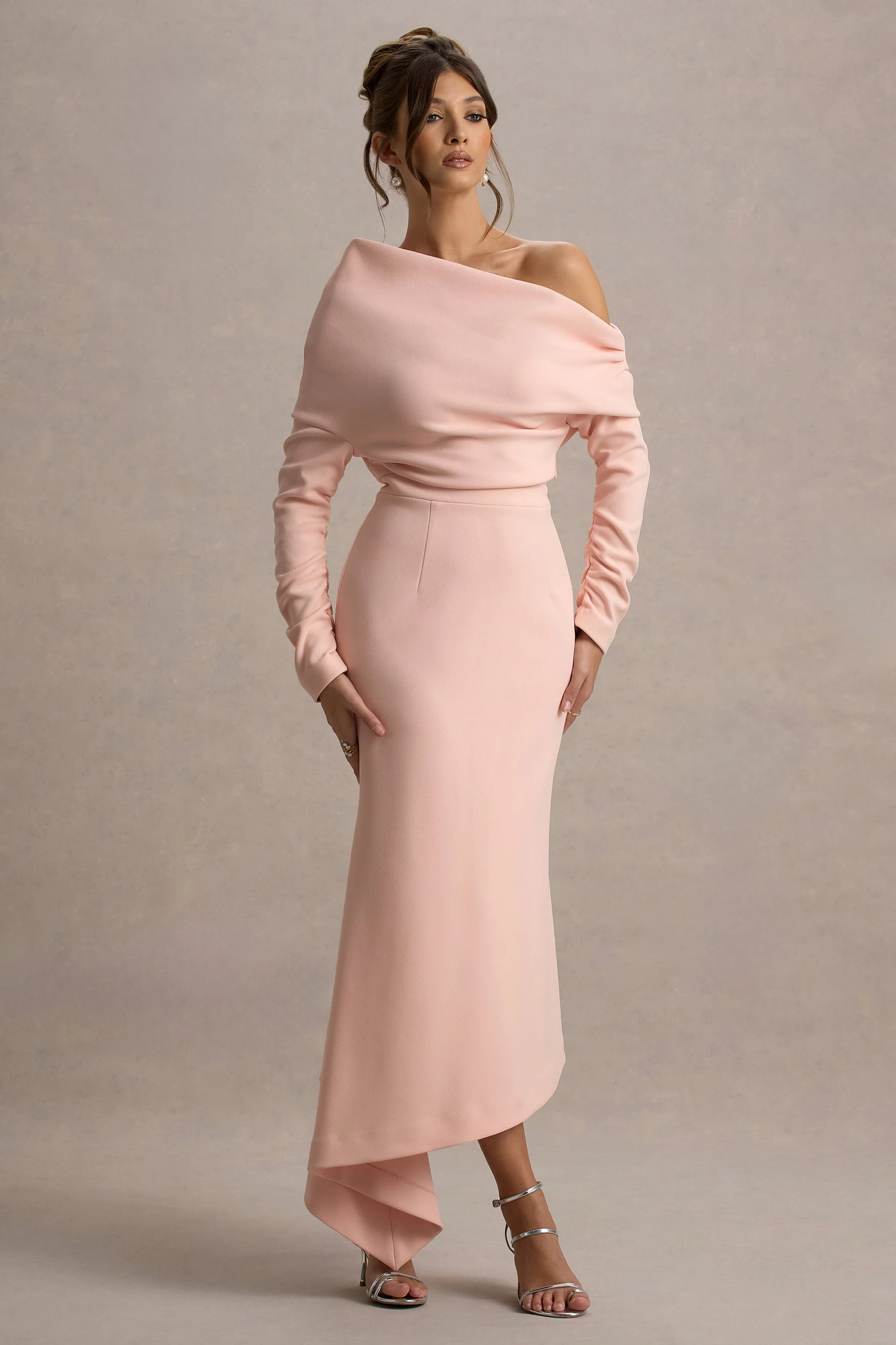 Lou | Rode Asymmetrische Maxi Jurk Met Blote Schouder - Image 5
