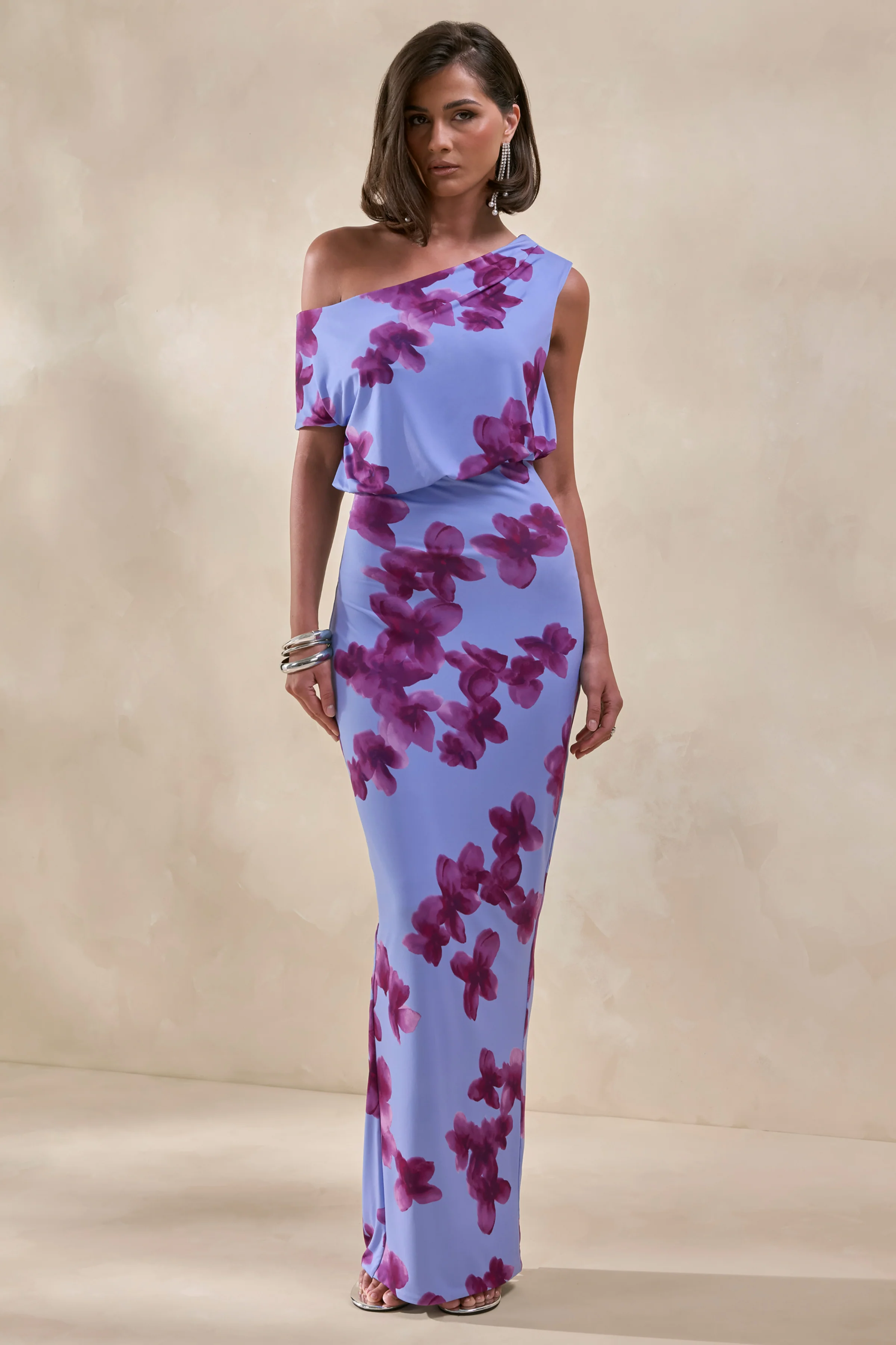 Louisa | Maxi-jurk met asymmetrische halslijn en vervaagde bloemenprint