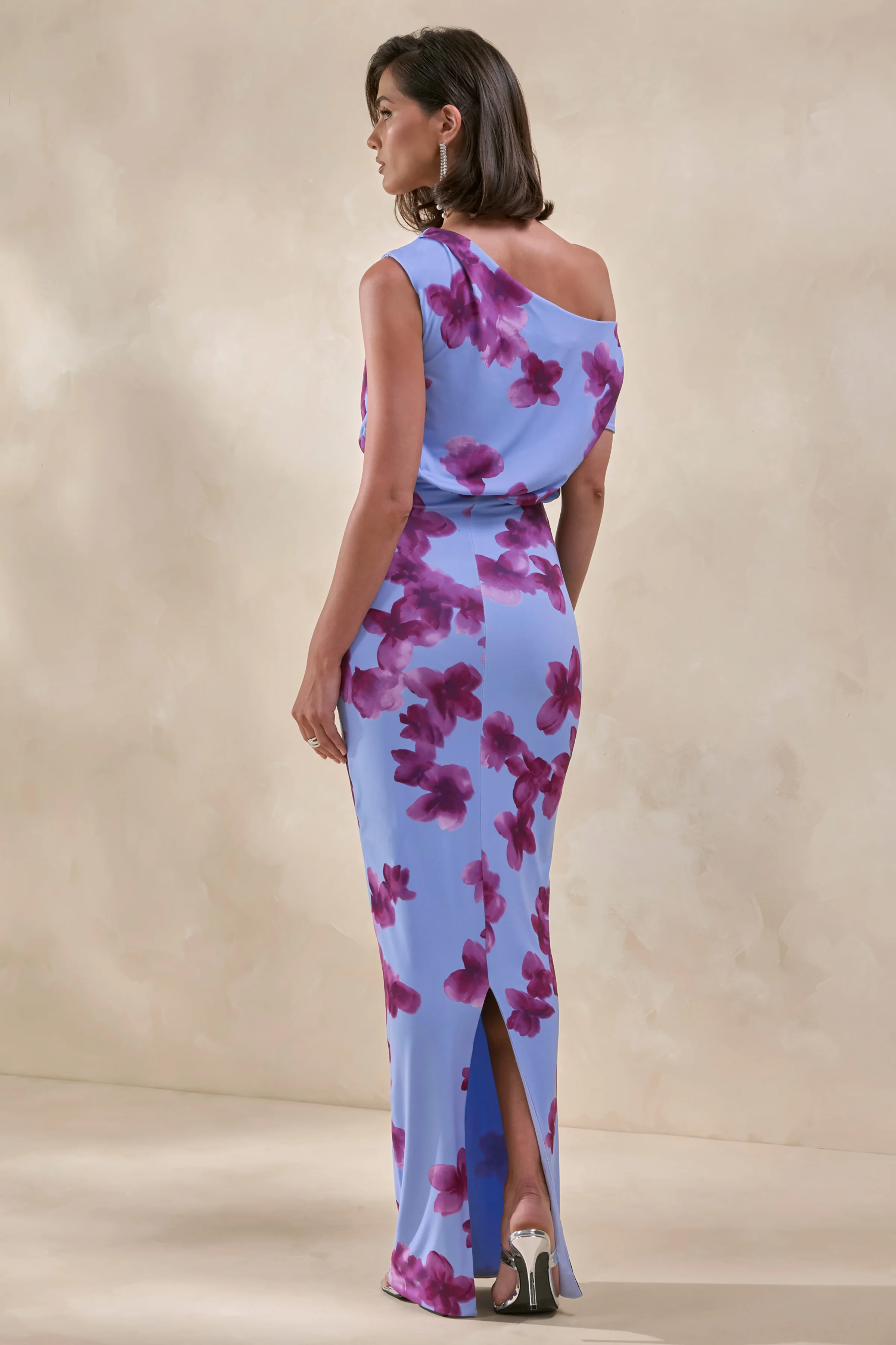 Louisa | Maxi-jurk met asymmetrische halslijn en vervaagde bloemenprint - Image 2