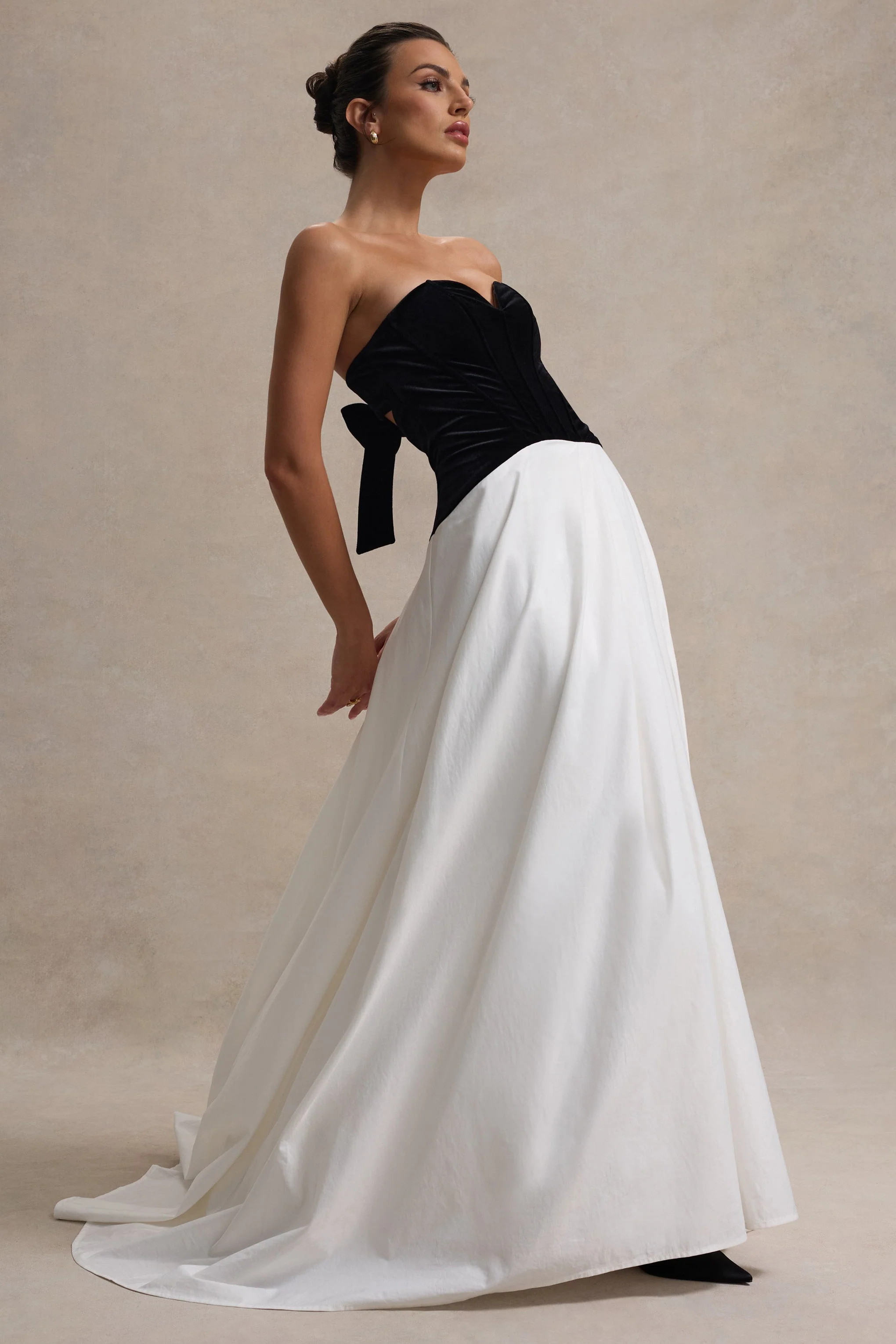 Lucienne | Zwarte & Crème Sweetheart Korset Maxi Jurk Met Split - Image 6