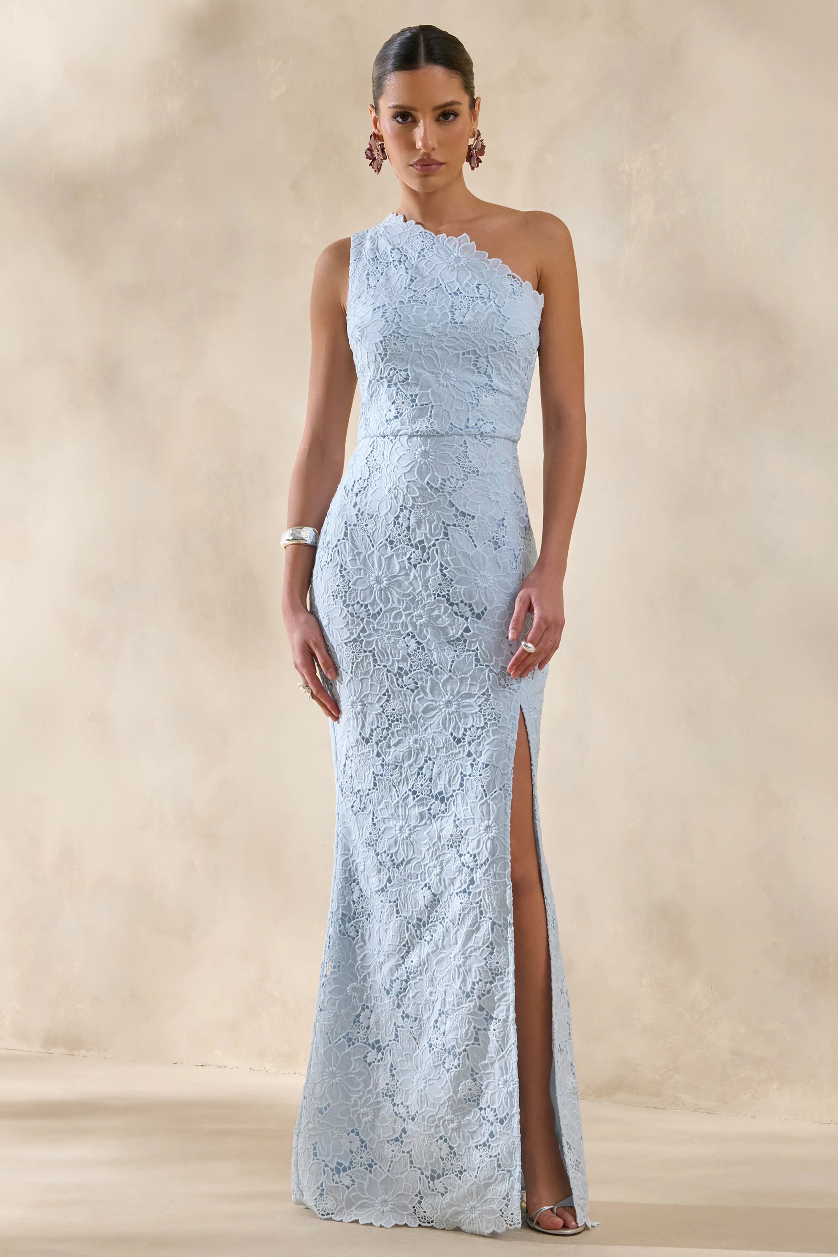 Lunia | Poederblauwe Broderie Maxi Jurk Met Asymmetrische Hals