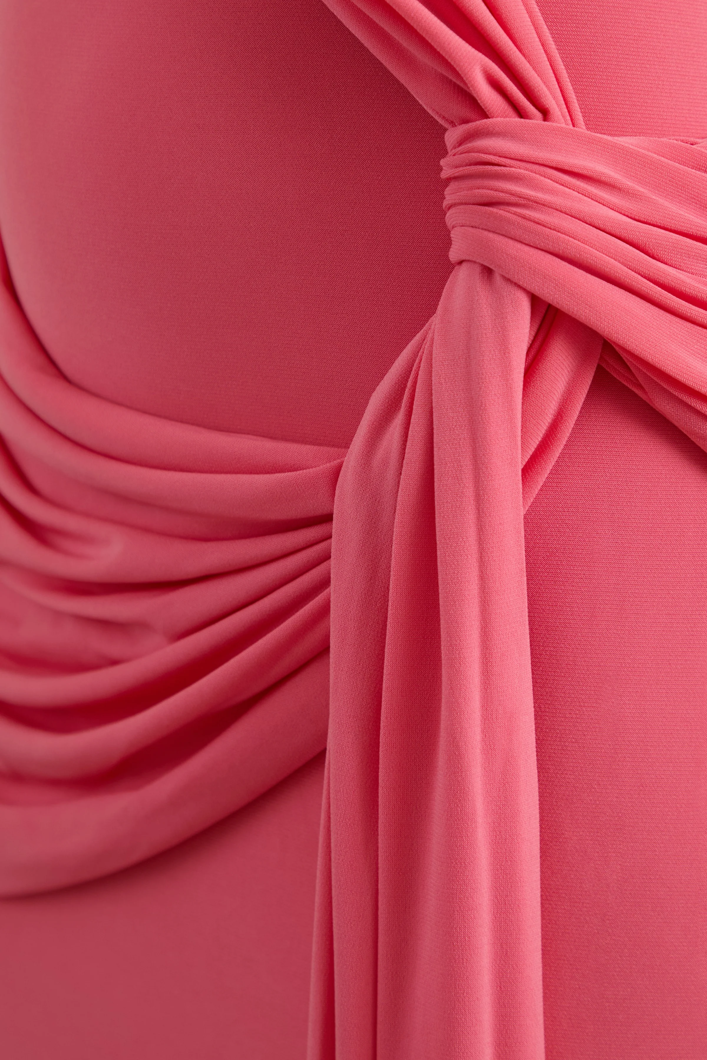 Lunoria | Maxi Jurk Met Asymmetrische Halslijn En Draperend Detail In Koraal - Image 7