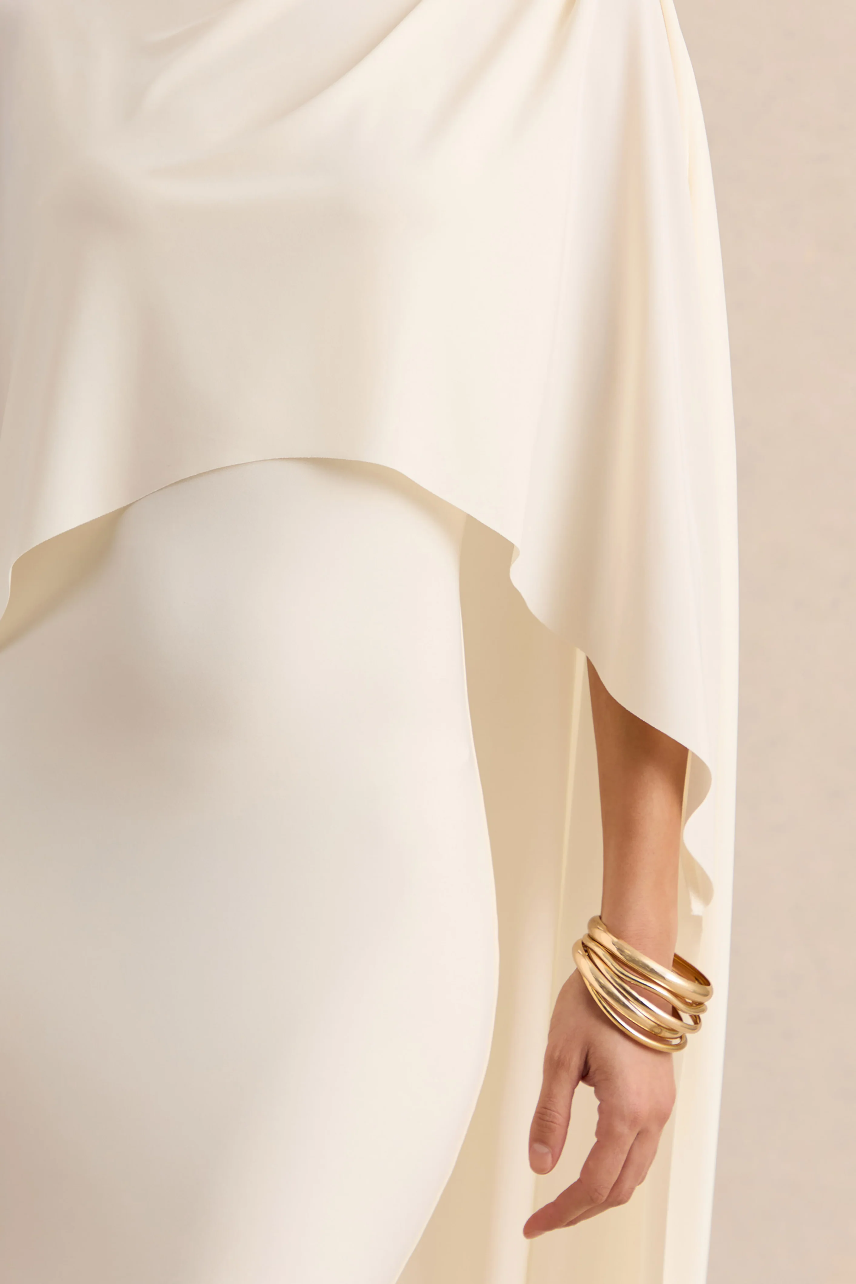 Luxalyn | Crème Midi Jurk Met Ronde Hals En Cape Detail - Image 7