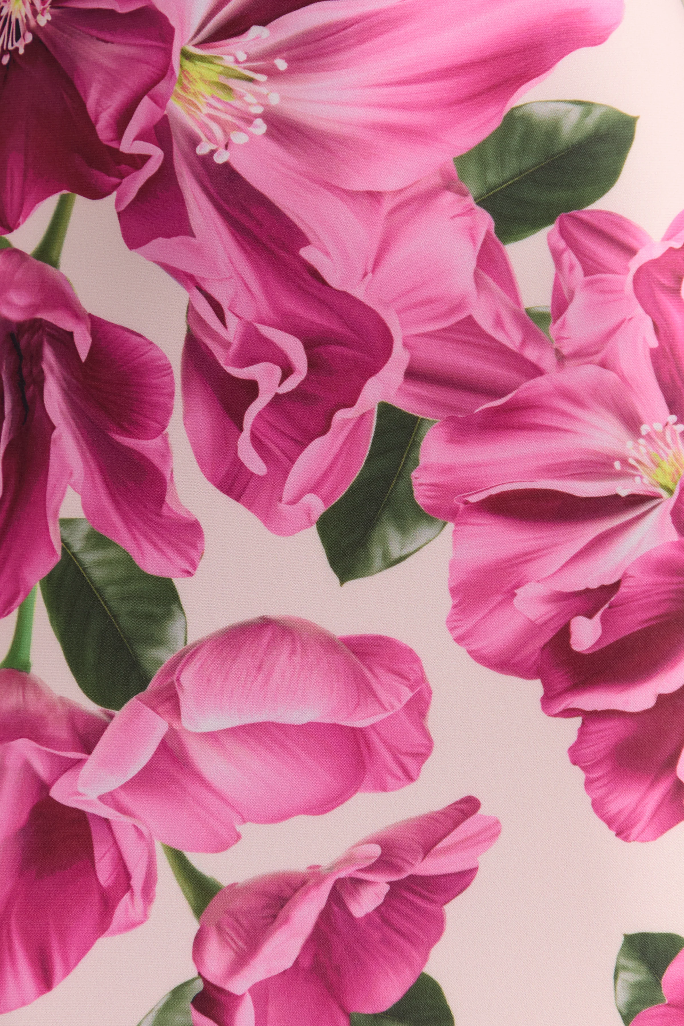 Luz | Roze Hibiscus Bloemenprint Maxi Jurk Met Spaghettibandjes - Image 6