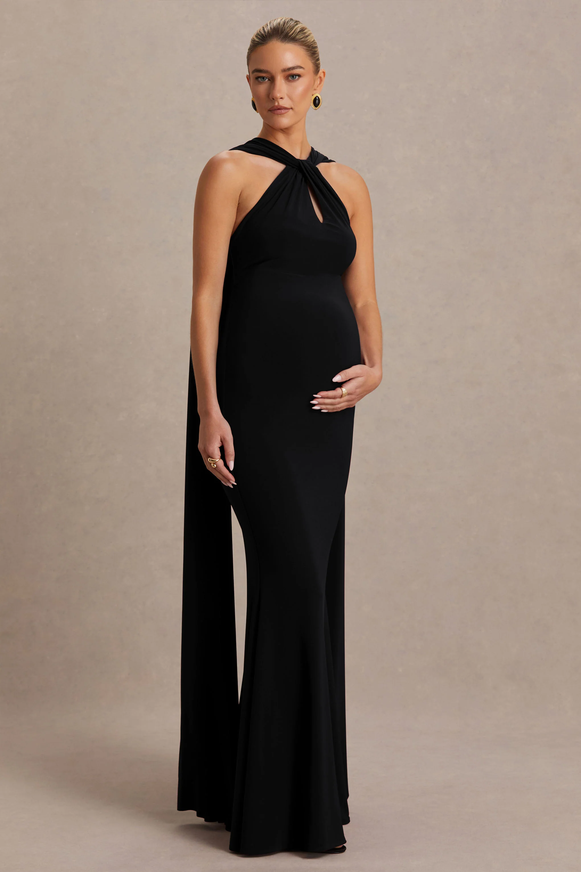 Lyra | Zwarte Zwangerschaps Maxi Jurk Met Gekruiste Halternek En Cape - Image 3