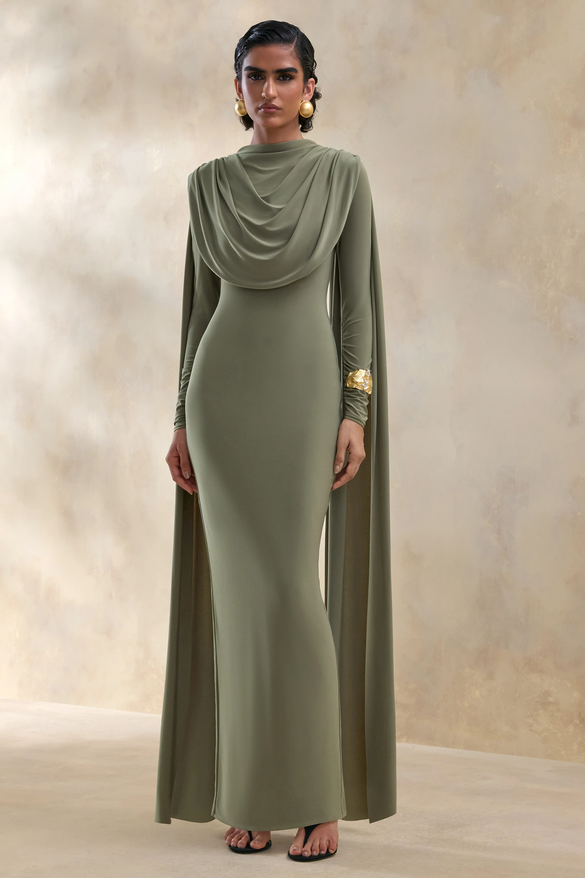 Lysoria | Olijfgroene Hoge Hals Maxi Jurk met Gedrapeerde Details en Cape Mouwen