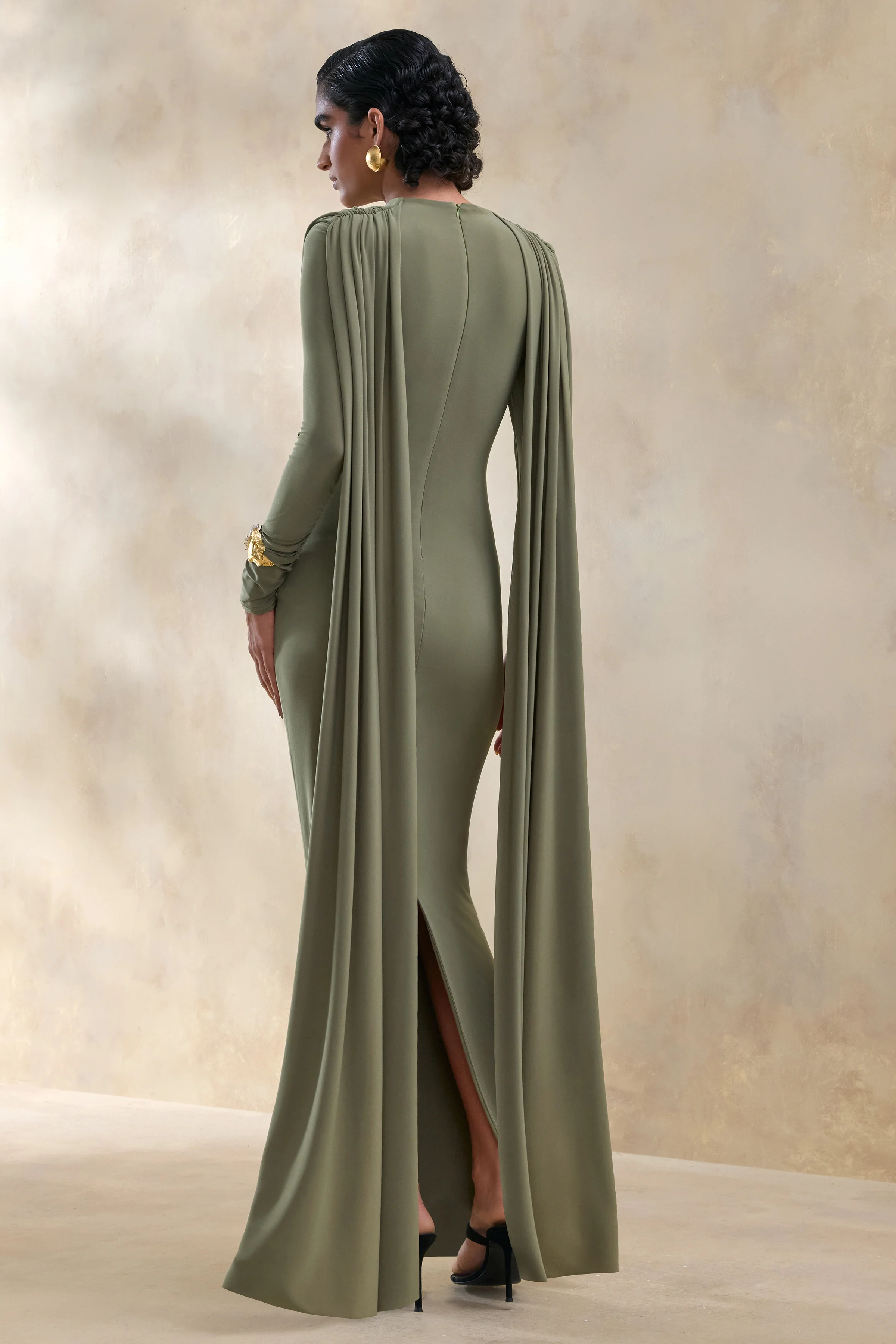 Lysoria | Olijfgroene Hoge Hals Maxi Jurk met Gedrapeerde Details en Cape Mouwen - Image 2