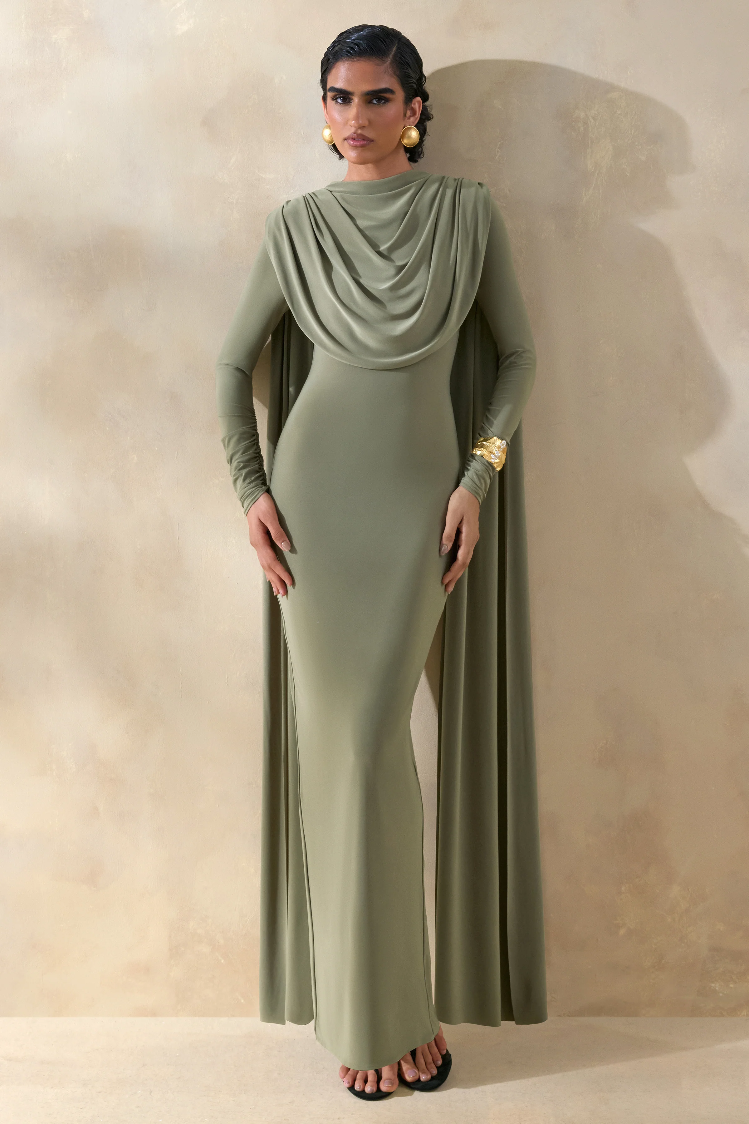 Lysoria | Olijfgroene Hoge Hals Maxi Jurk met Gedrapeerde Details en Cape Mouwen - Image 4