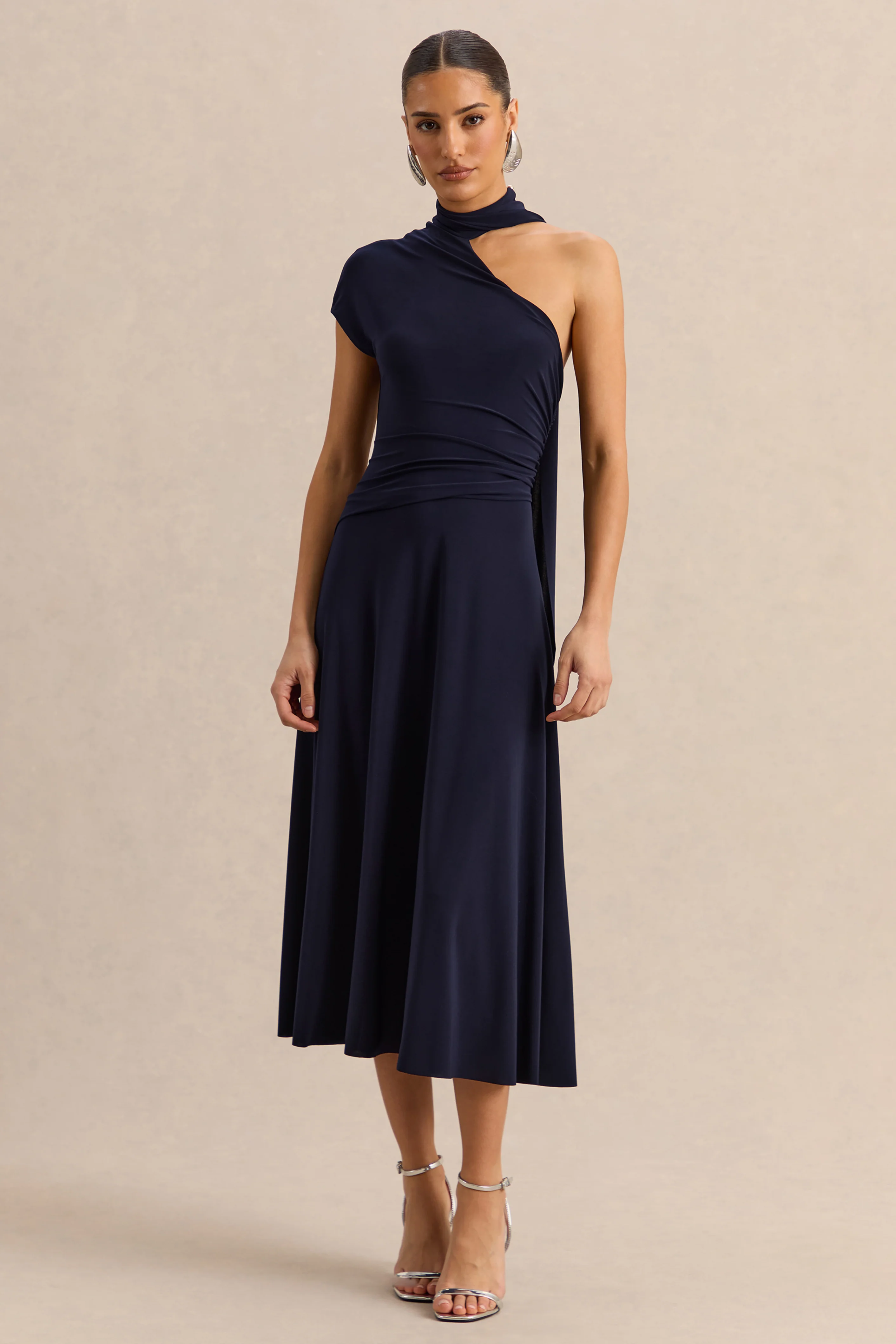 Lythara | Marineblauwe Asymmetrische Hals Midi Jurk Met Sjaal Detail