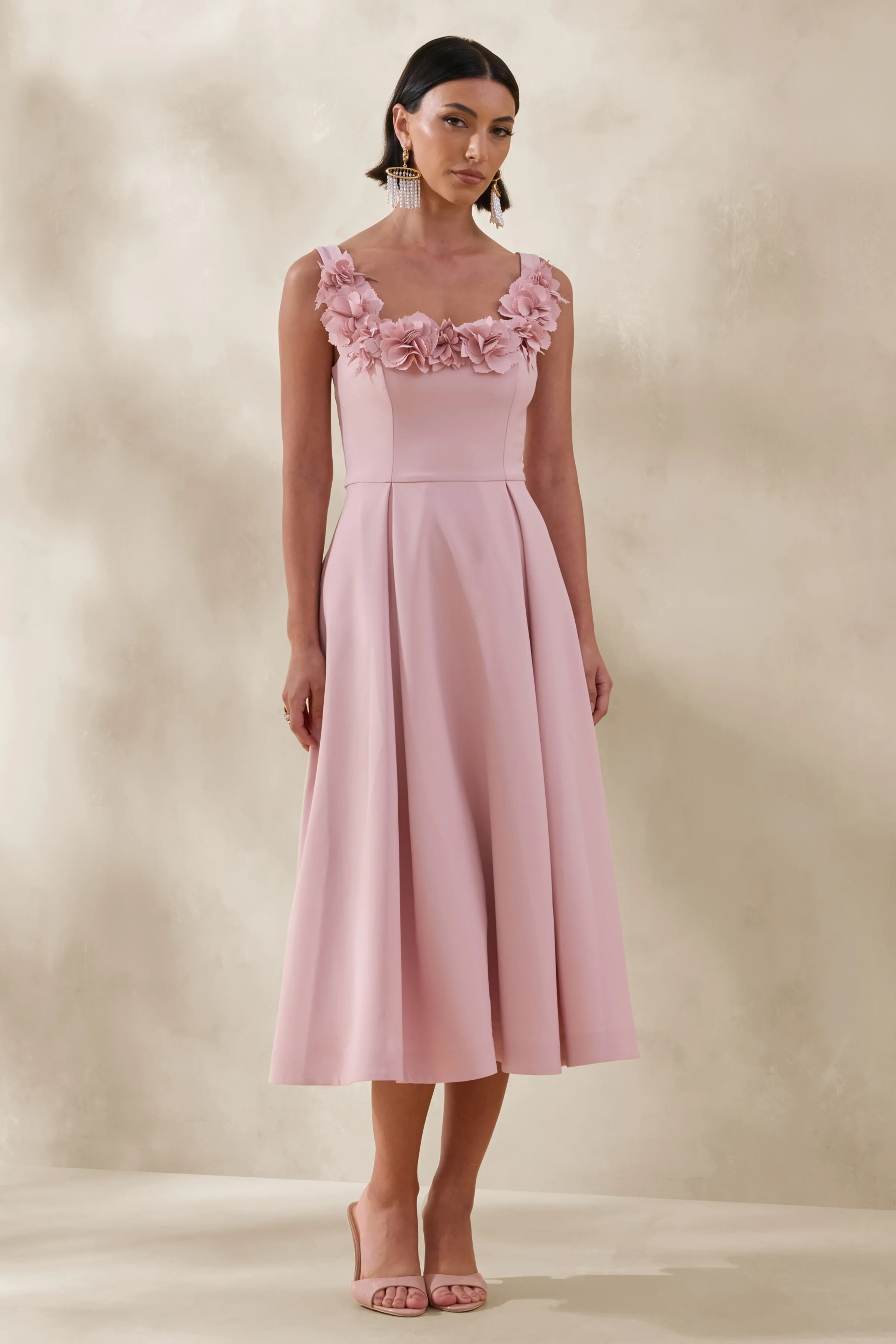 Maelle | Roze Lage Ronde Hals Midi Jurk Met Corsage Details - Image 2