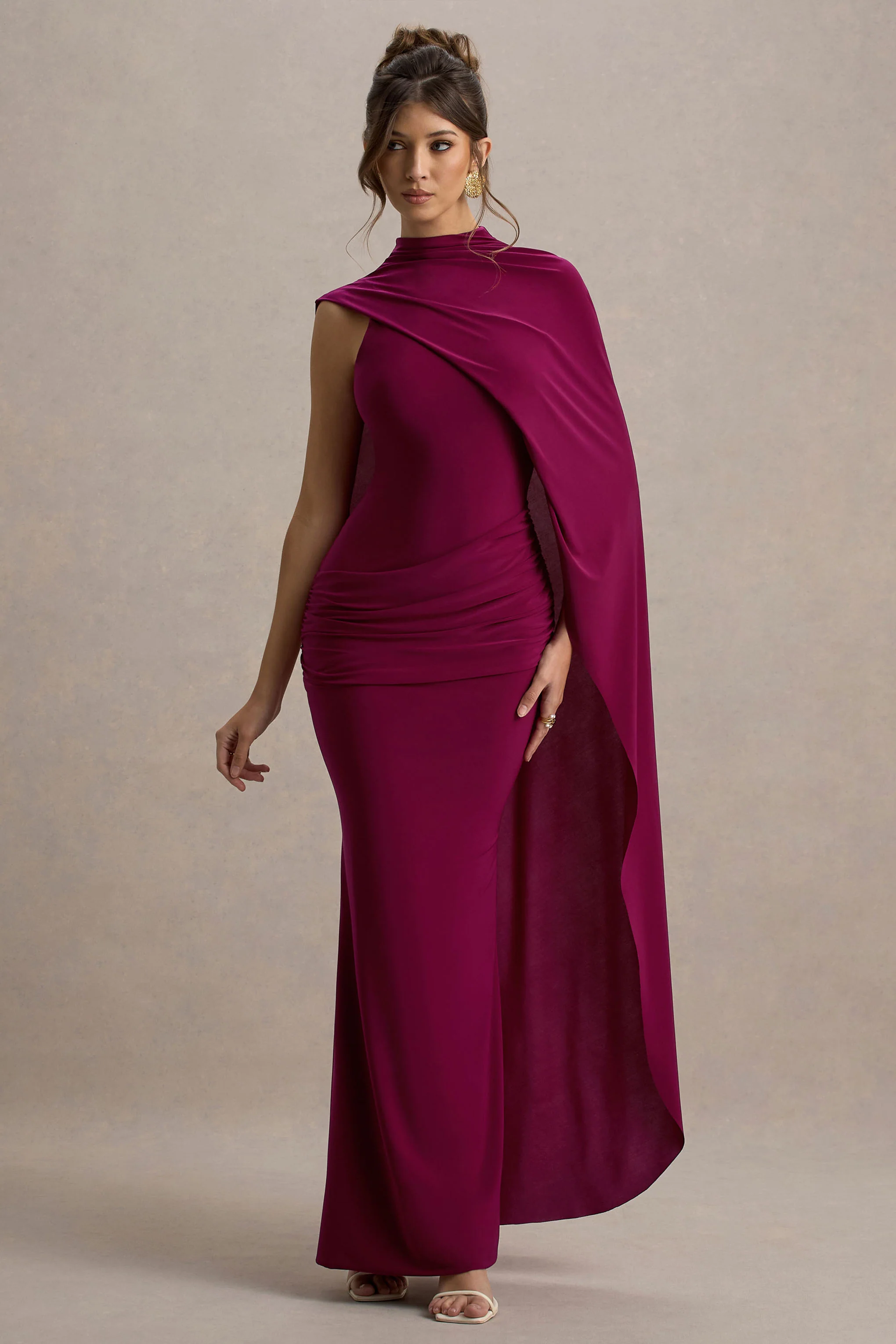 Maeve | Bordeaux Draperend Maxi Jurk Met Cape Mouwen - Image 5