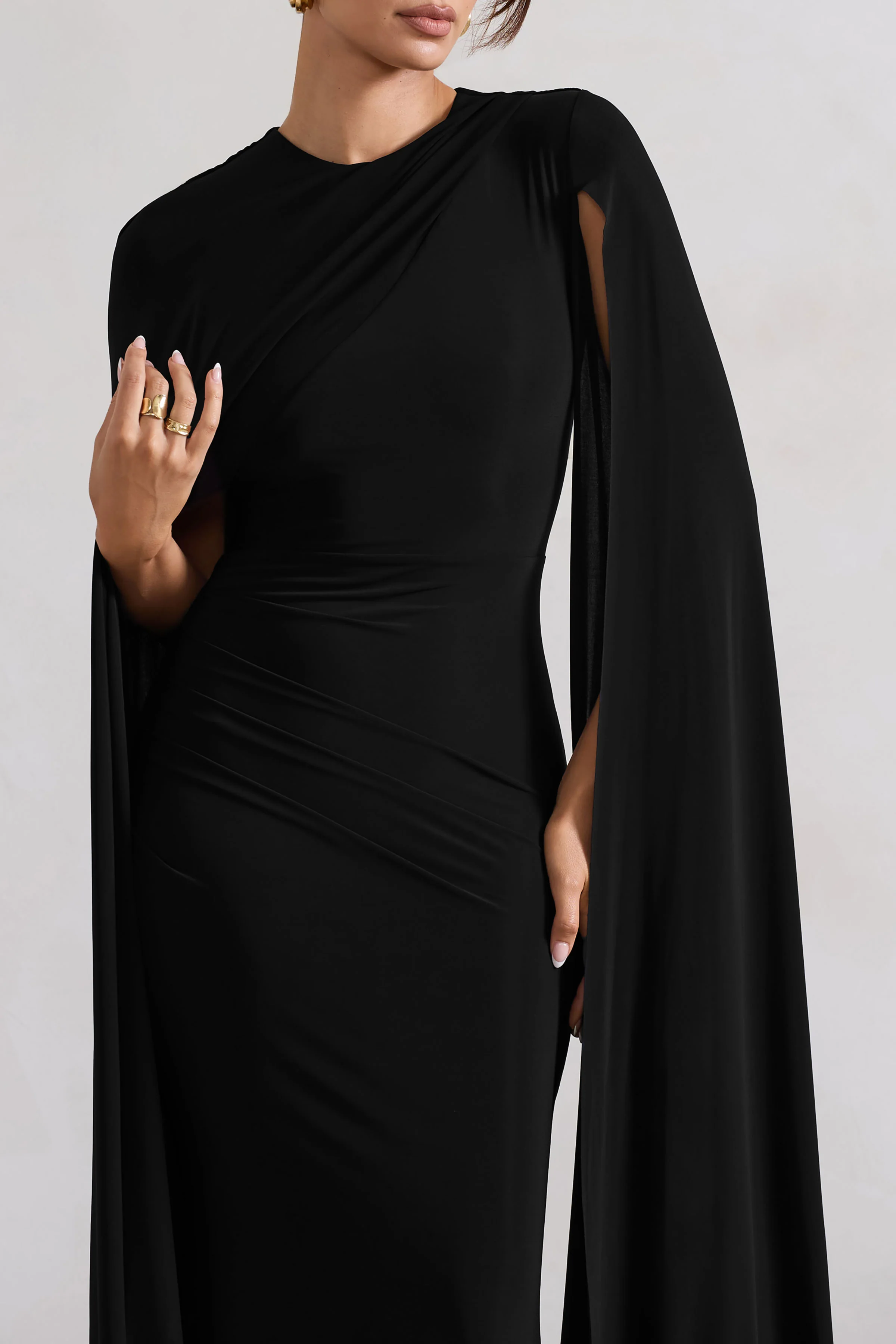Magdelena | Zwarte Asymmetrische Cape Maxi Jurk - Image 3