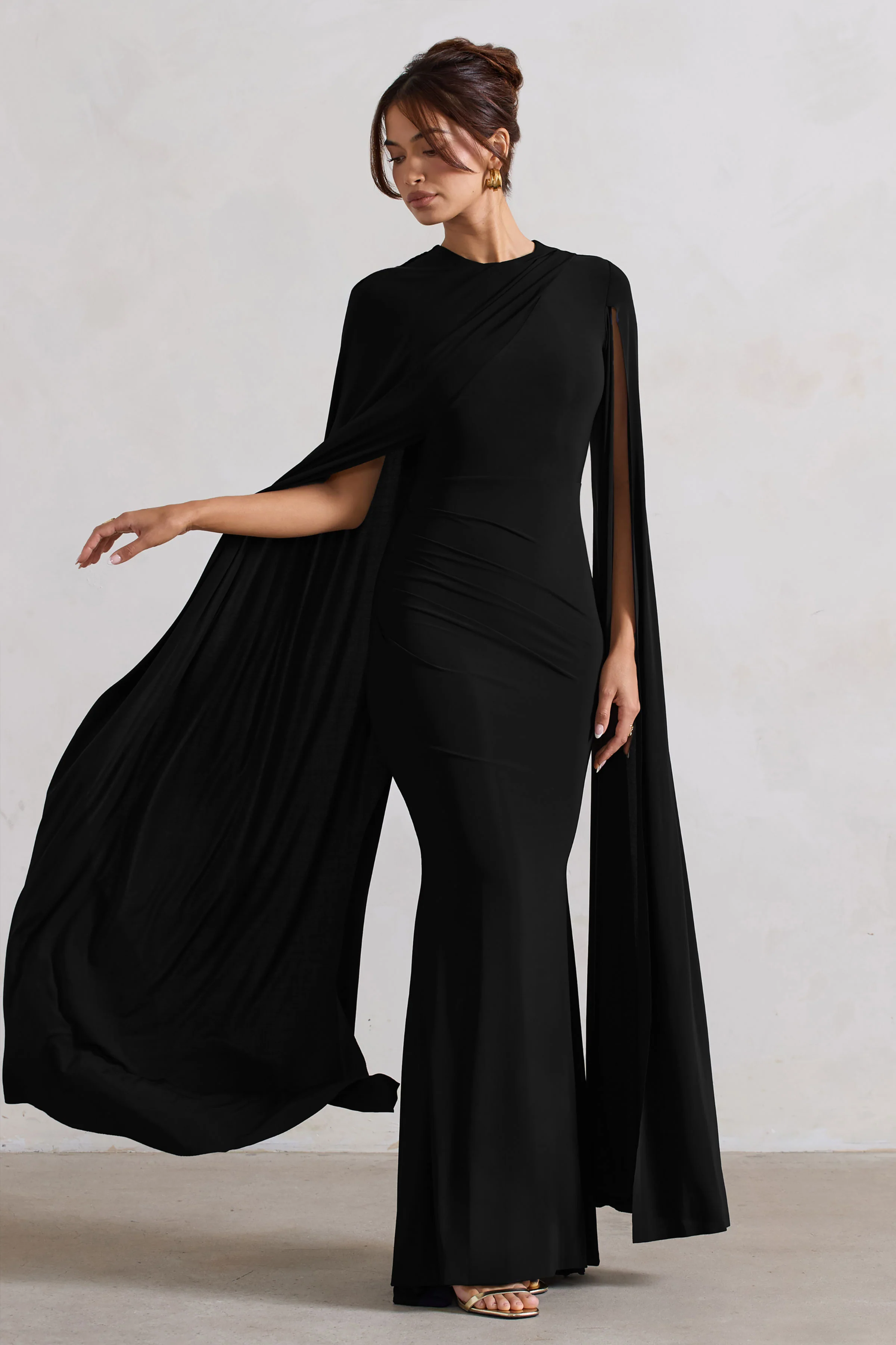 Magdelena | Zwarte Asymmetrische Cape Maxi Jurk - Image 4