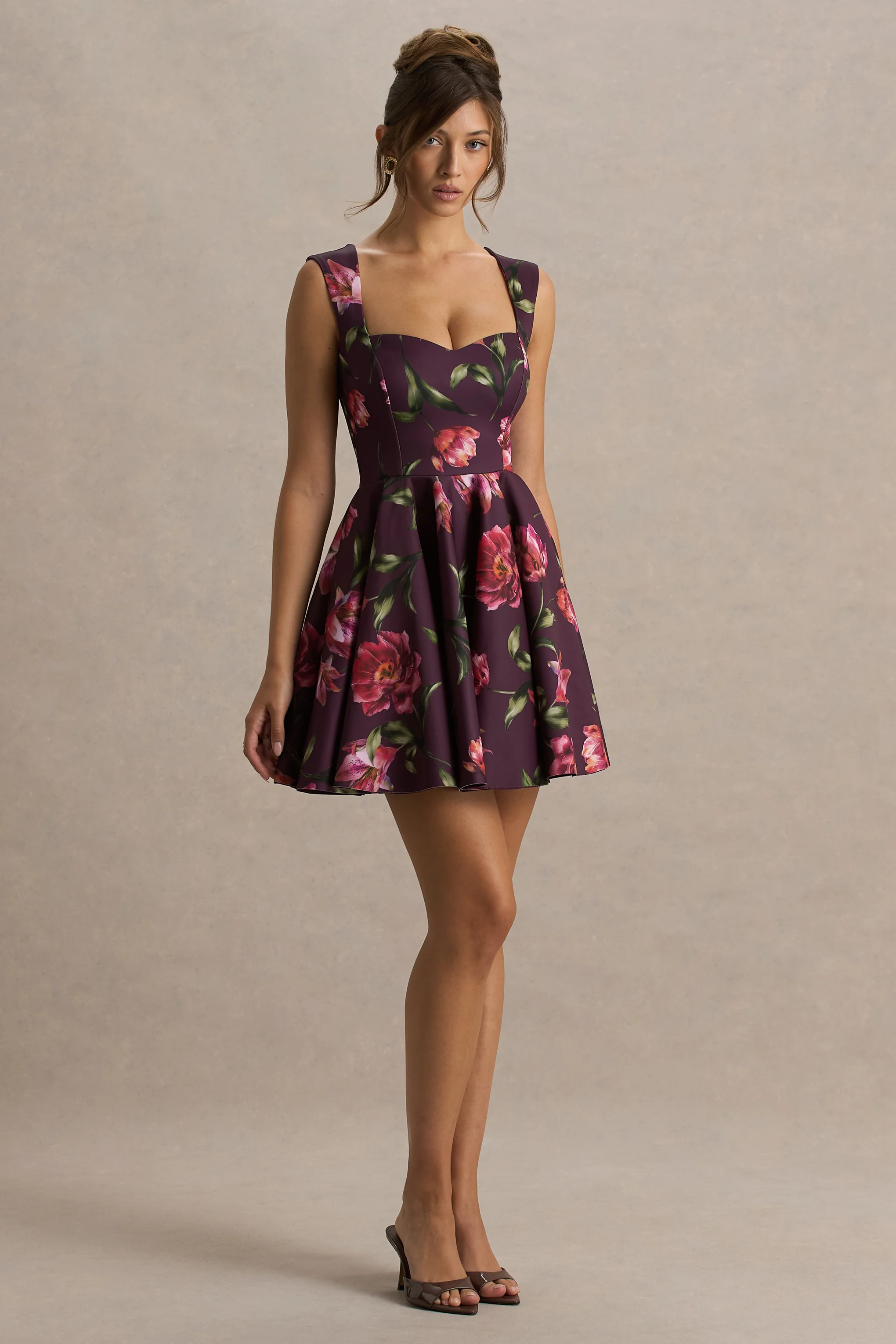 Magic | Bordeaux Bloemenprint Mini Jurk Met Sweetheart Halslijn