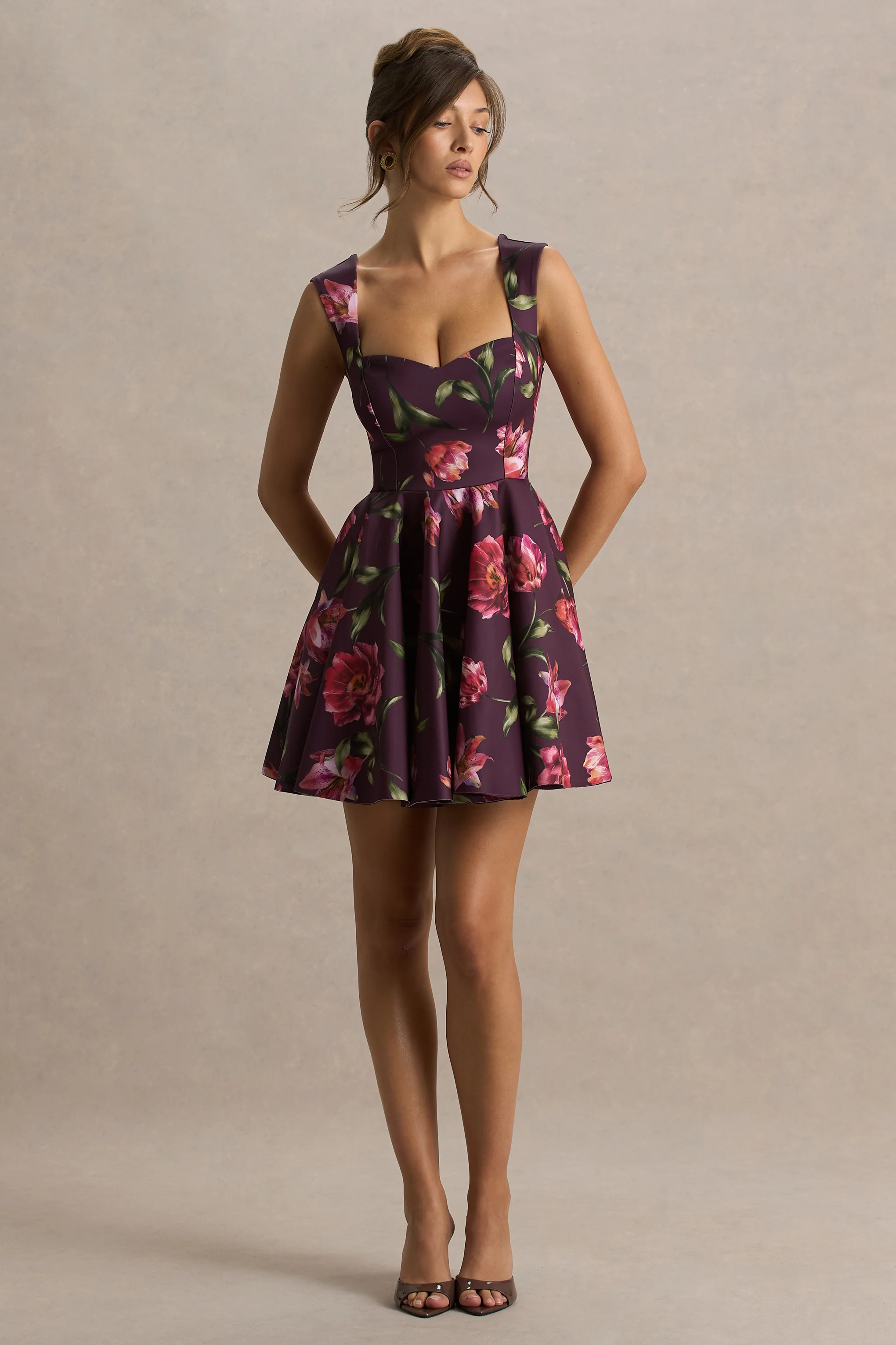 Magic | Bordeaux Bloemenprint Mini Jurk Met Sweetheart Halslijn - Image 5