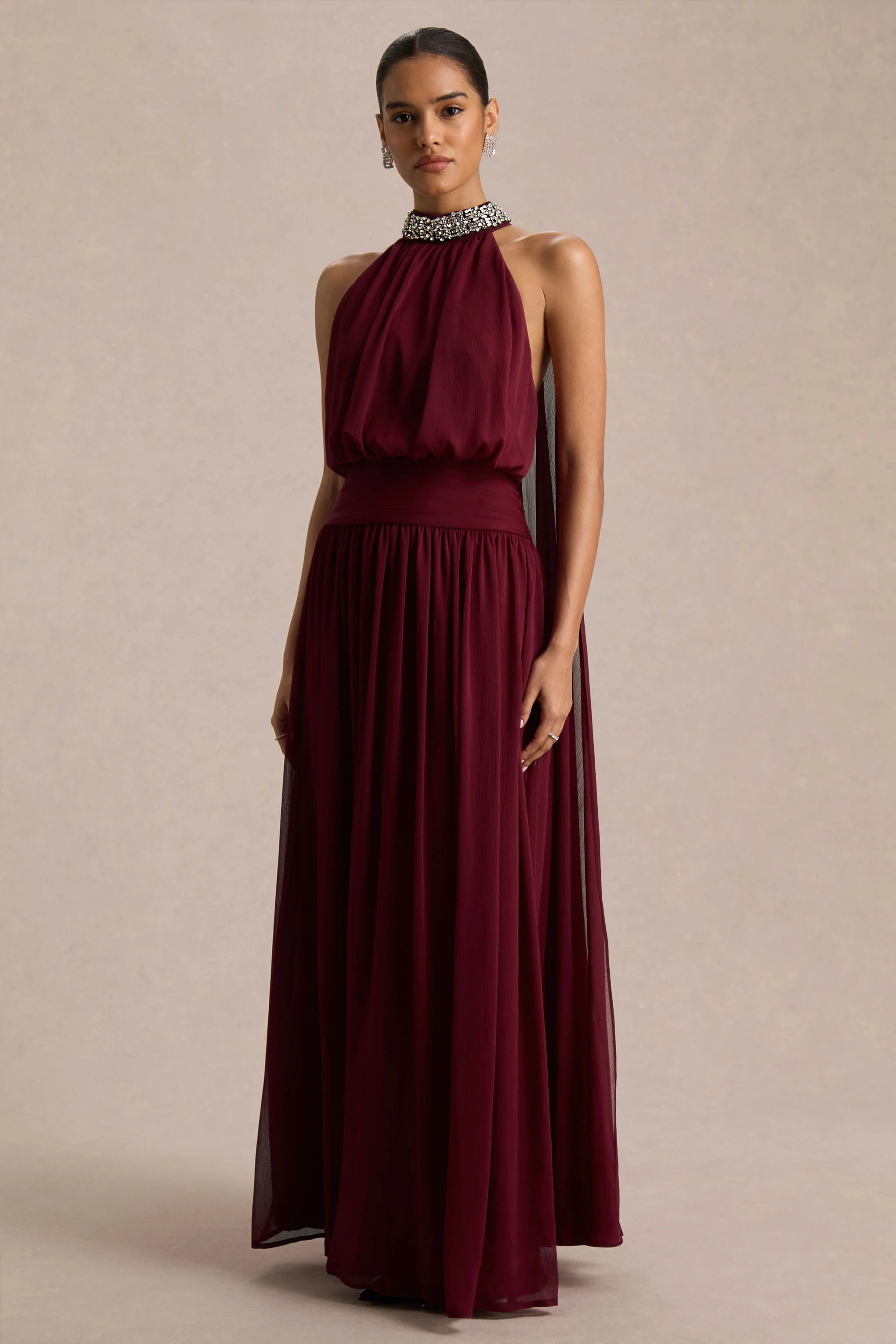 Marie | Bordeauxrode Halternek Maxi Jurk Met Versierde Details - Image 3