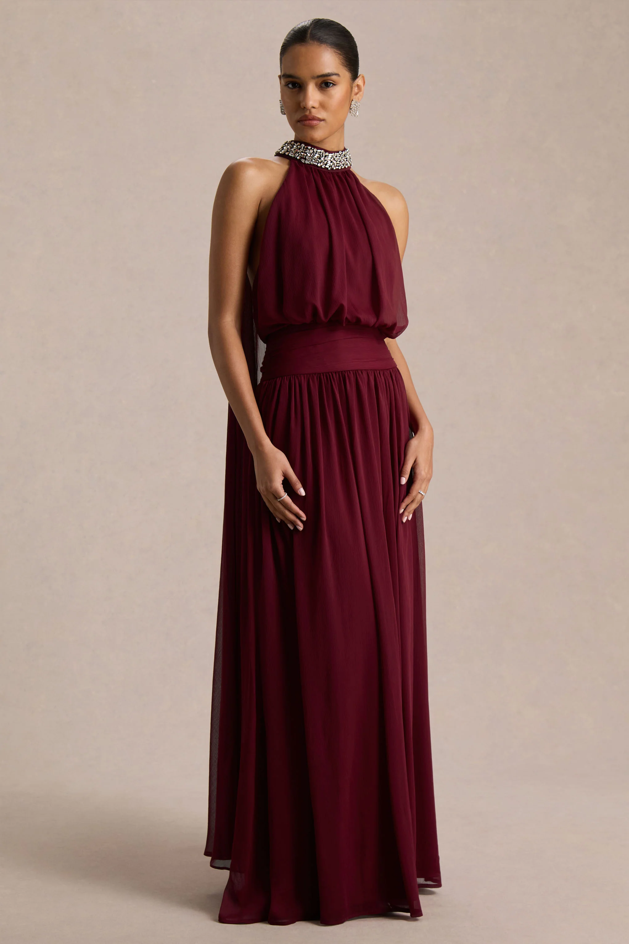 Marie | Bordeauxrode Halternek Maxi Jurk Met Versierde Details - Image 4