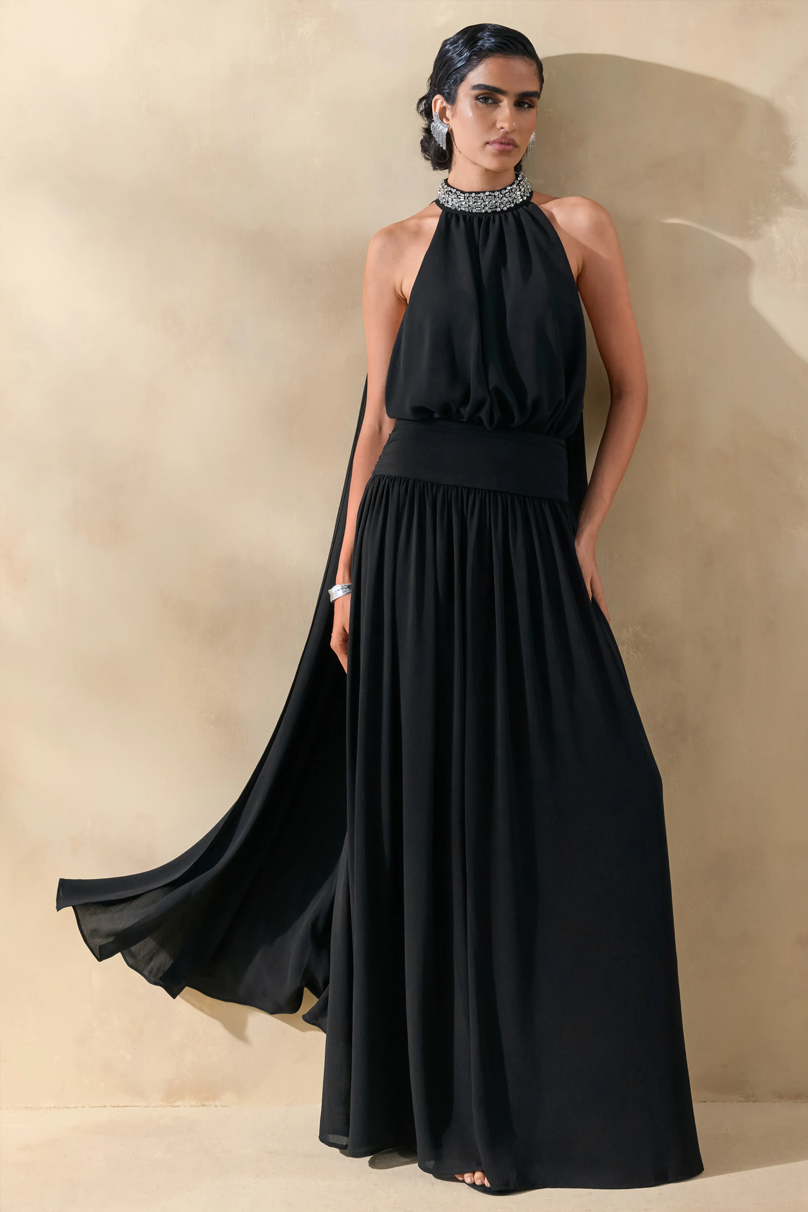 Marie | Zwarte Halternek Maxi Jurk Met Versierde Details - Image 3