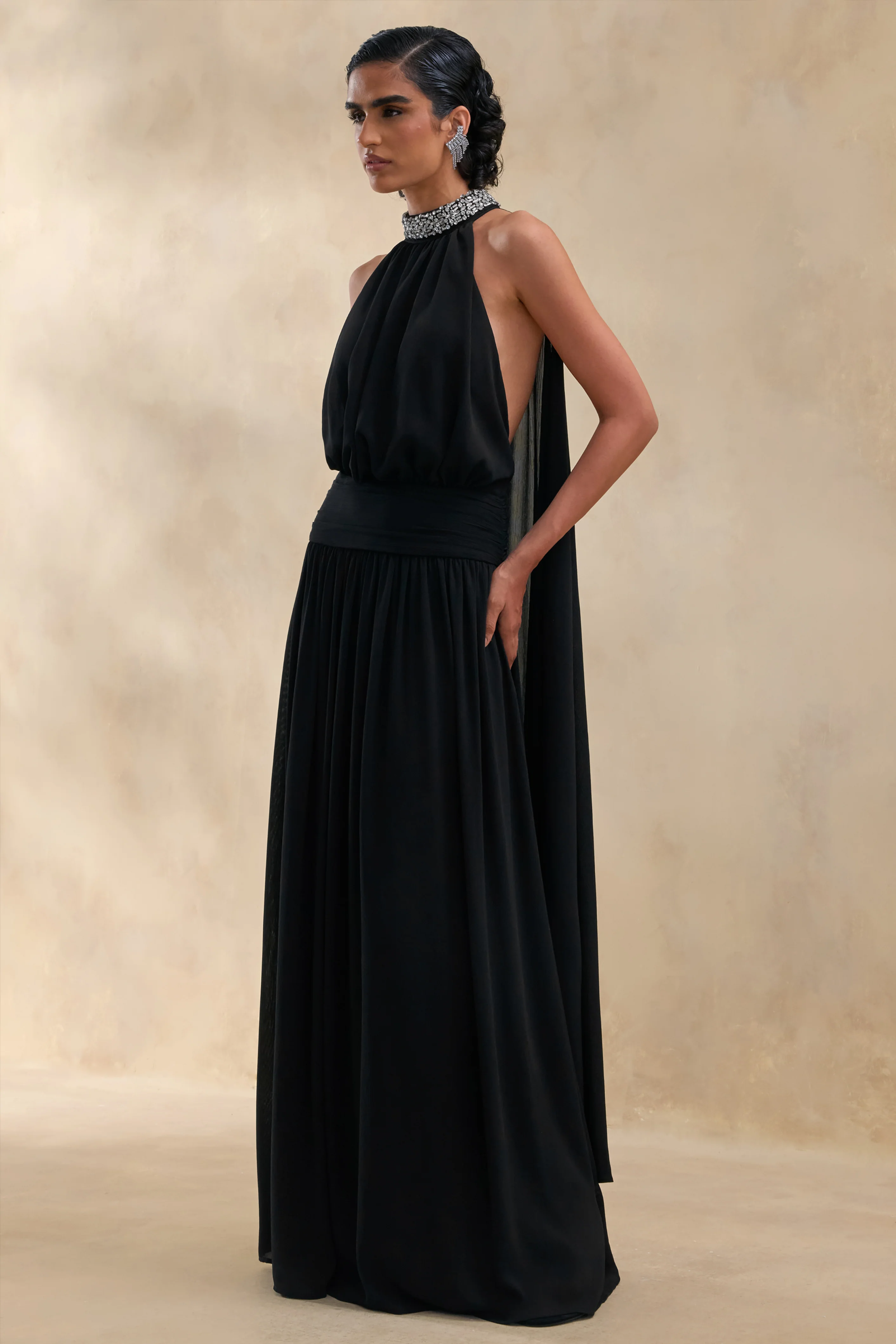 Marie | Zwarte Halternek Maxi Jurk Met Versierde Details - Image 4