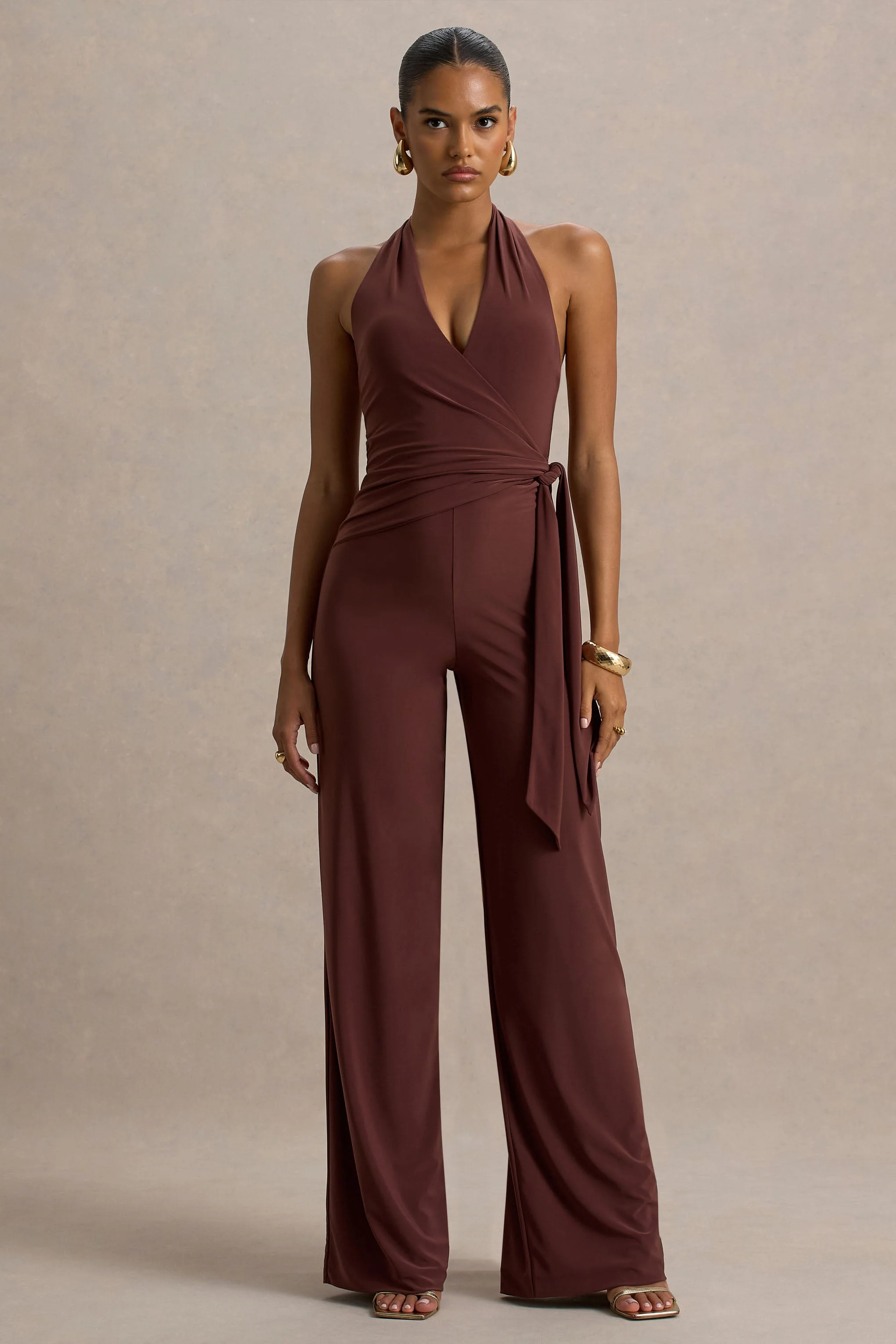 Marlais | Chocolade Diepe V‑Hals Jumpsuit Met Gestrikte Taille - Image 4