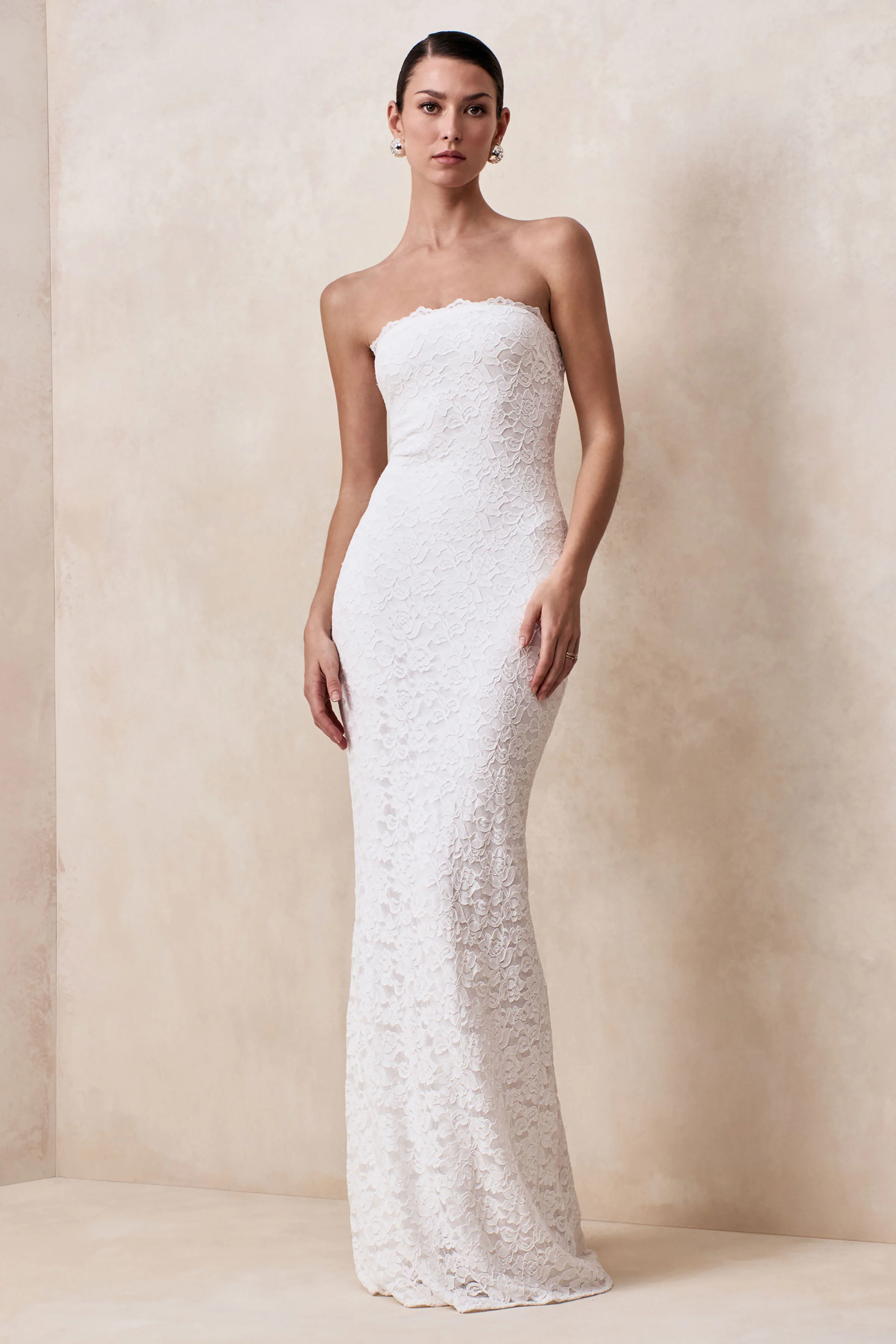 Massima | Witte Kanten Bandeau Maxi Jurk Met Sjaal Detail - Image 4
