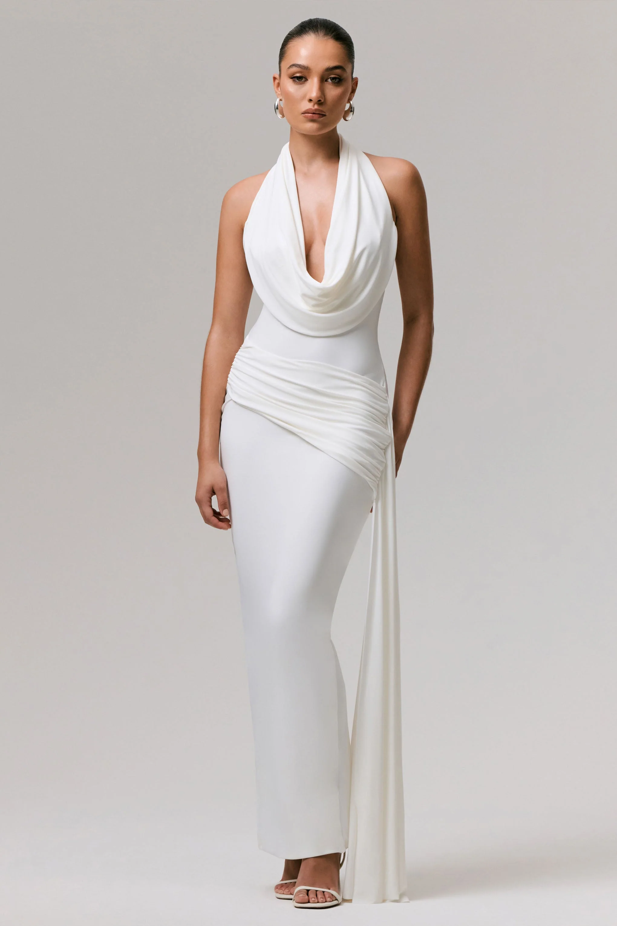 Maude | Witte Diepe V-Hals Maxi Jurk Met Ceintuur