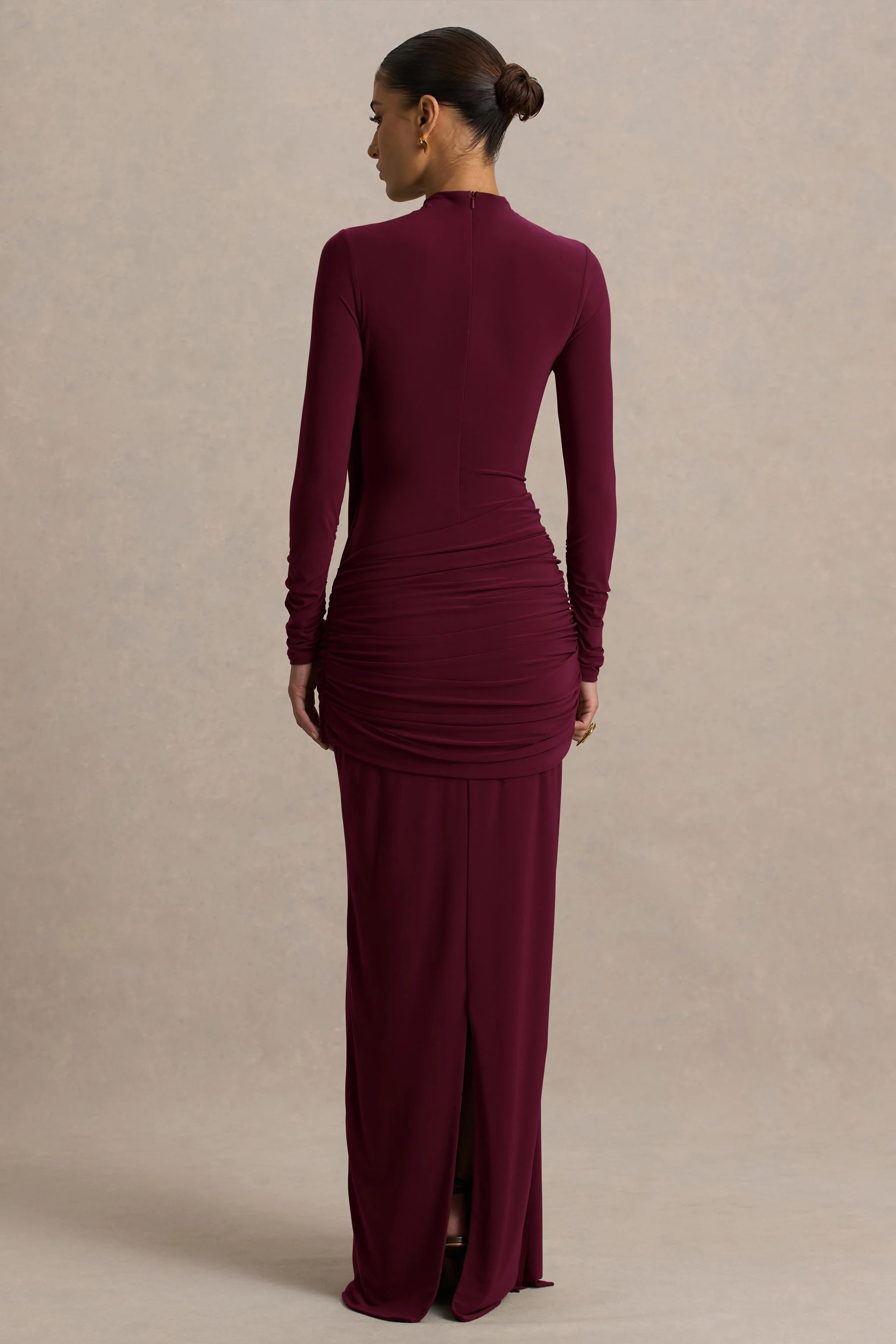 Melissa | Bordeaux Overslag Maxi Jurk Met Lange Mouwen En Gerimpelde Details - Image 2