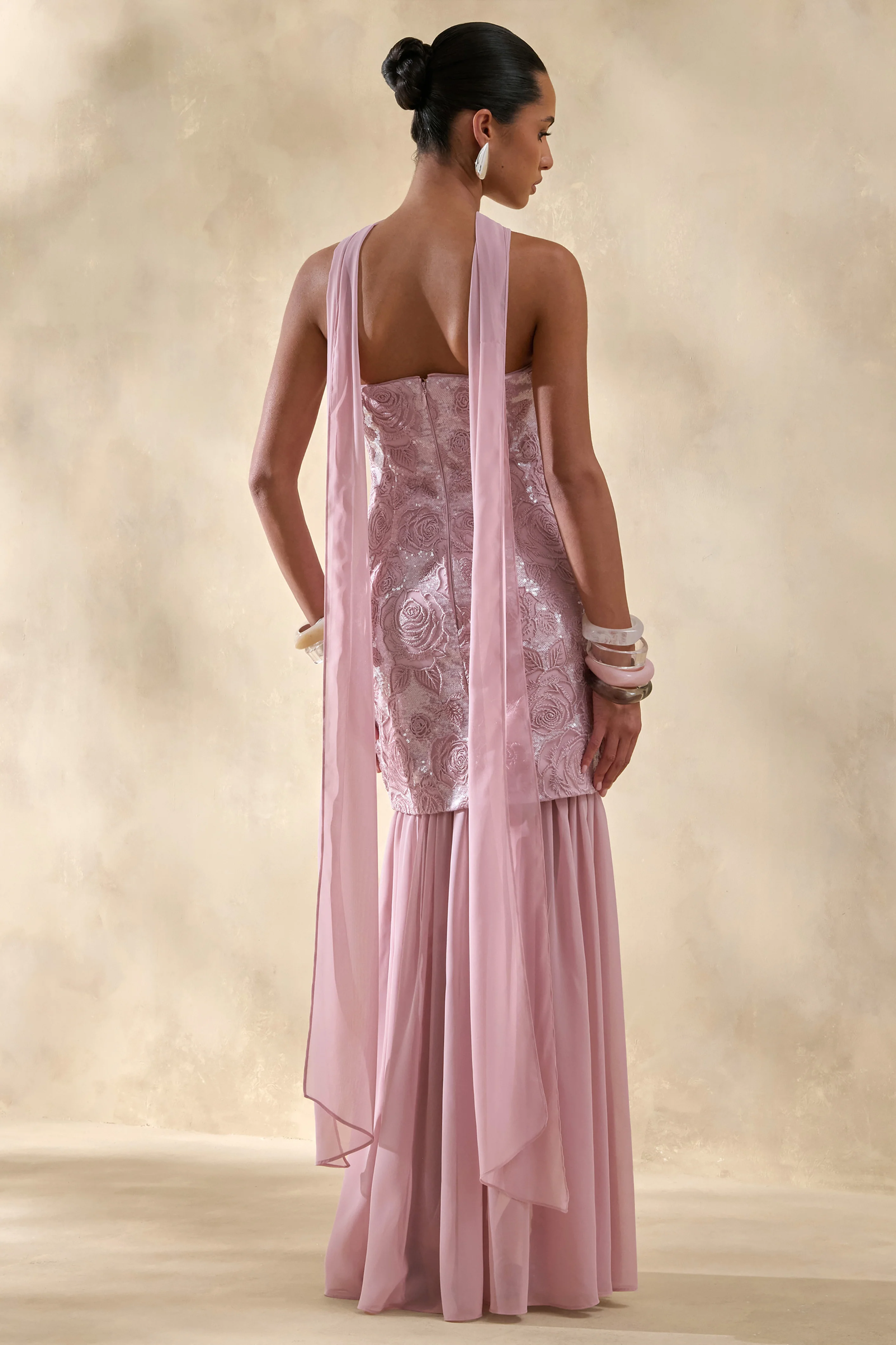 Meraly | Roze Paillette Bandeau Maxi Jurk Met Sjaal Detail - Image 2