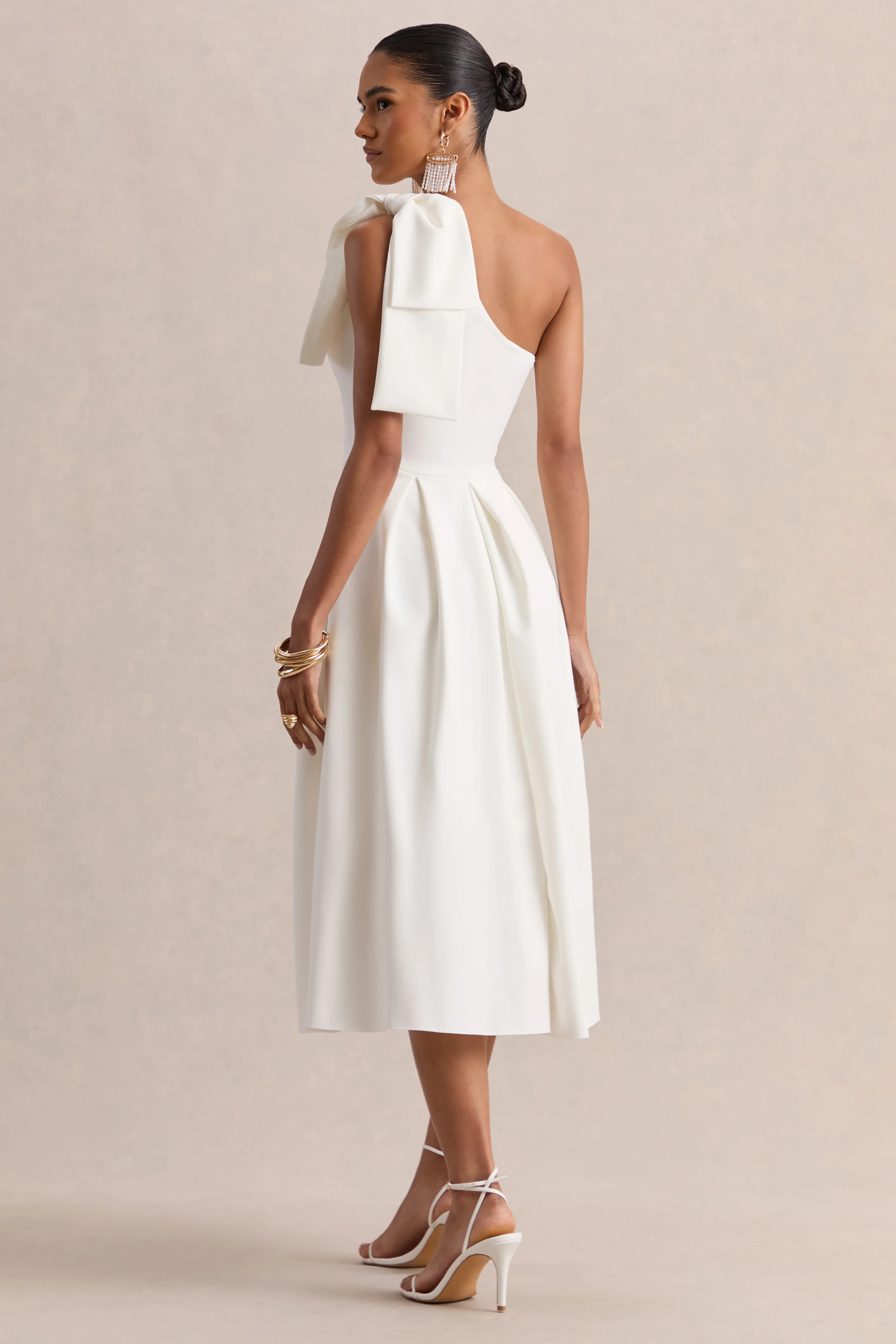 Meria | Witte Midi Jurk met Asymmetrische Hals en Strik Mouw - Image 2