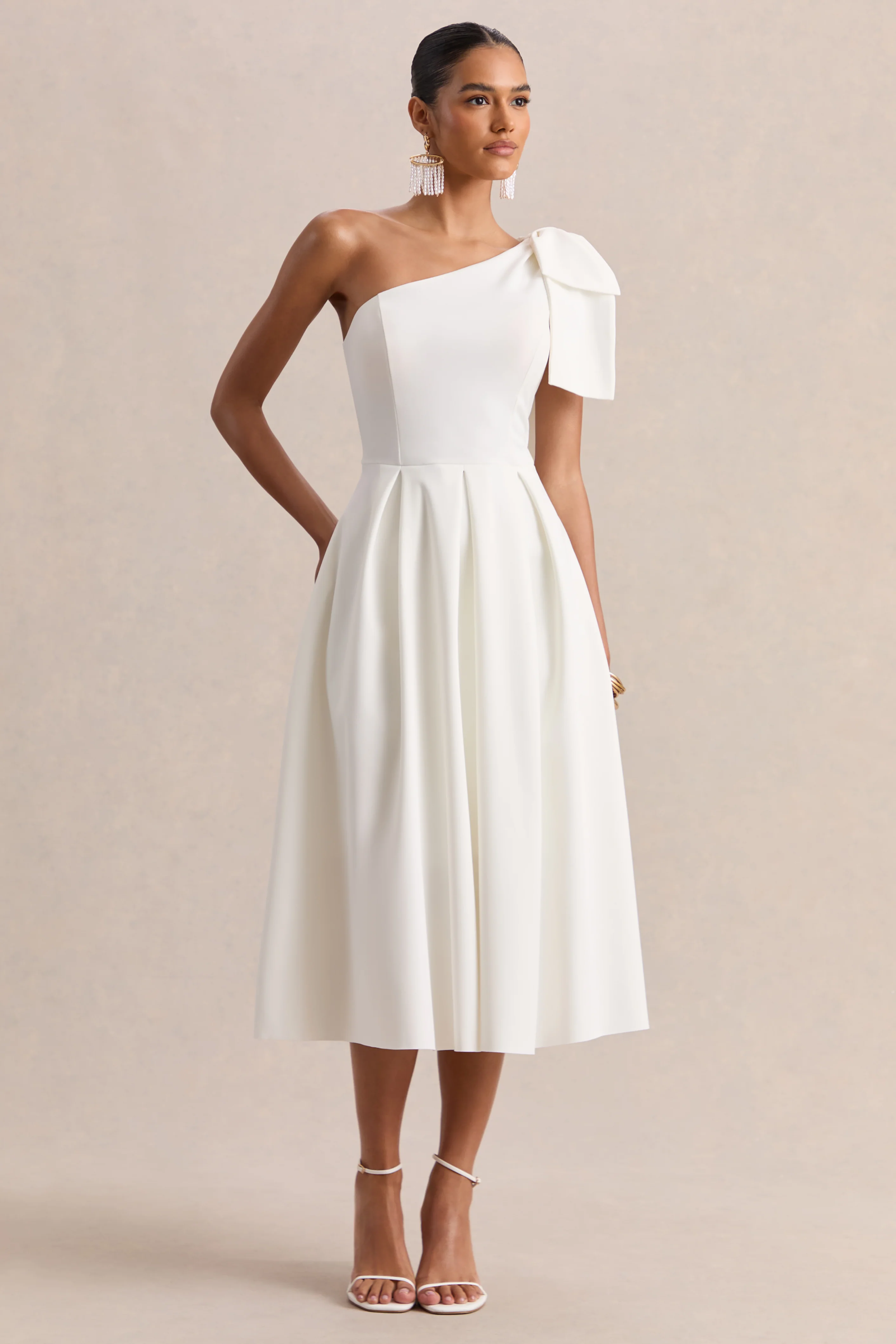 Meria | Witte Midi Jurk met Asymmetrische Hals en Strik Mouw - Image 5