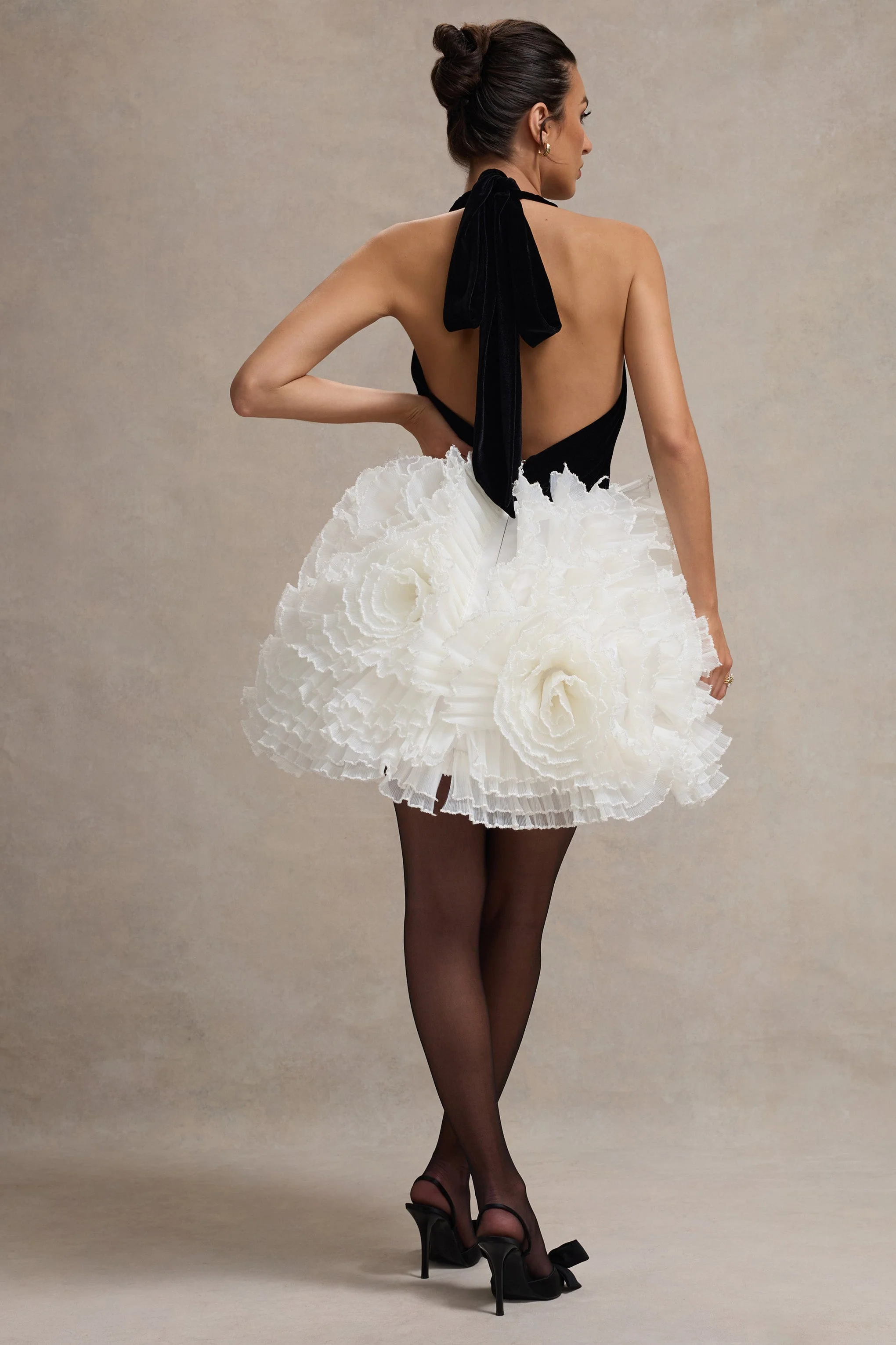 Meringue | Zwarte Velours Mini Jurk Met Diepe V‑Hals En Tulle Rok - Image 2