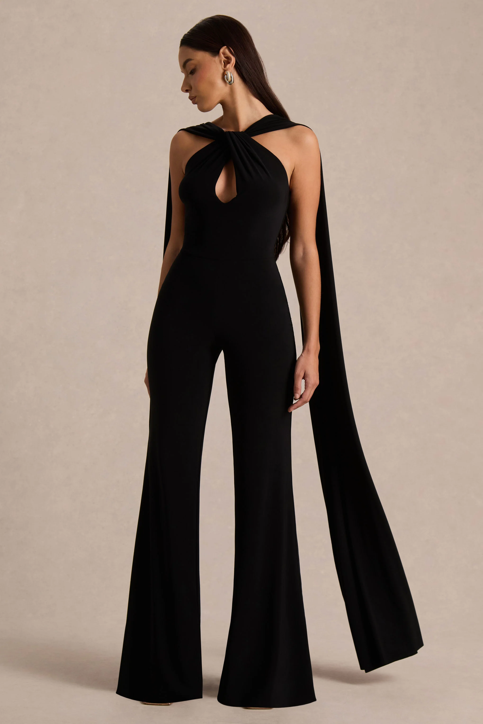 Mindy | Zwarte Halternek Jumpsuit Met Cape - Image 4