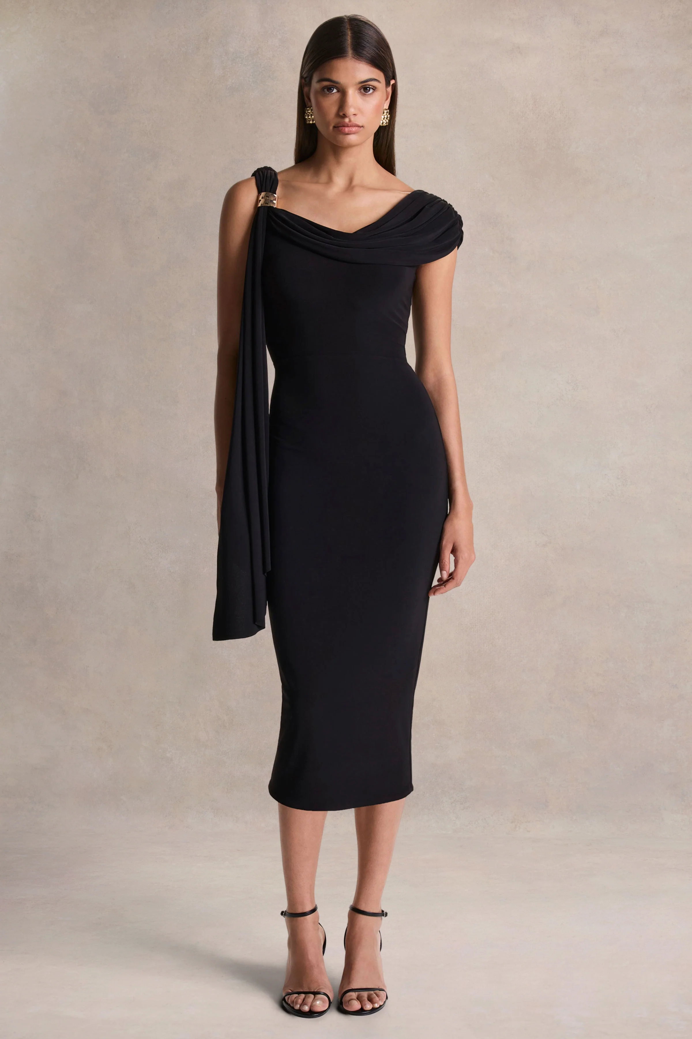 Mirelda | Zwarte Asymmetrische Hals Midi Jurk met Gouden Detail - Image 4