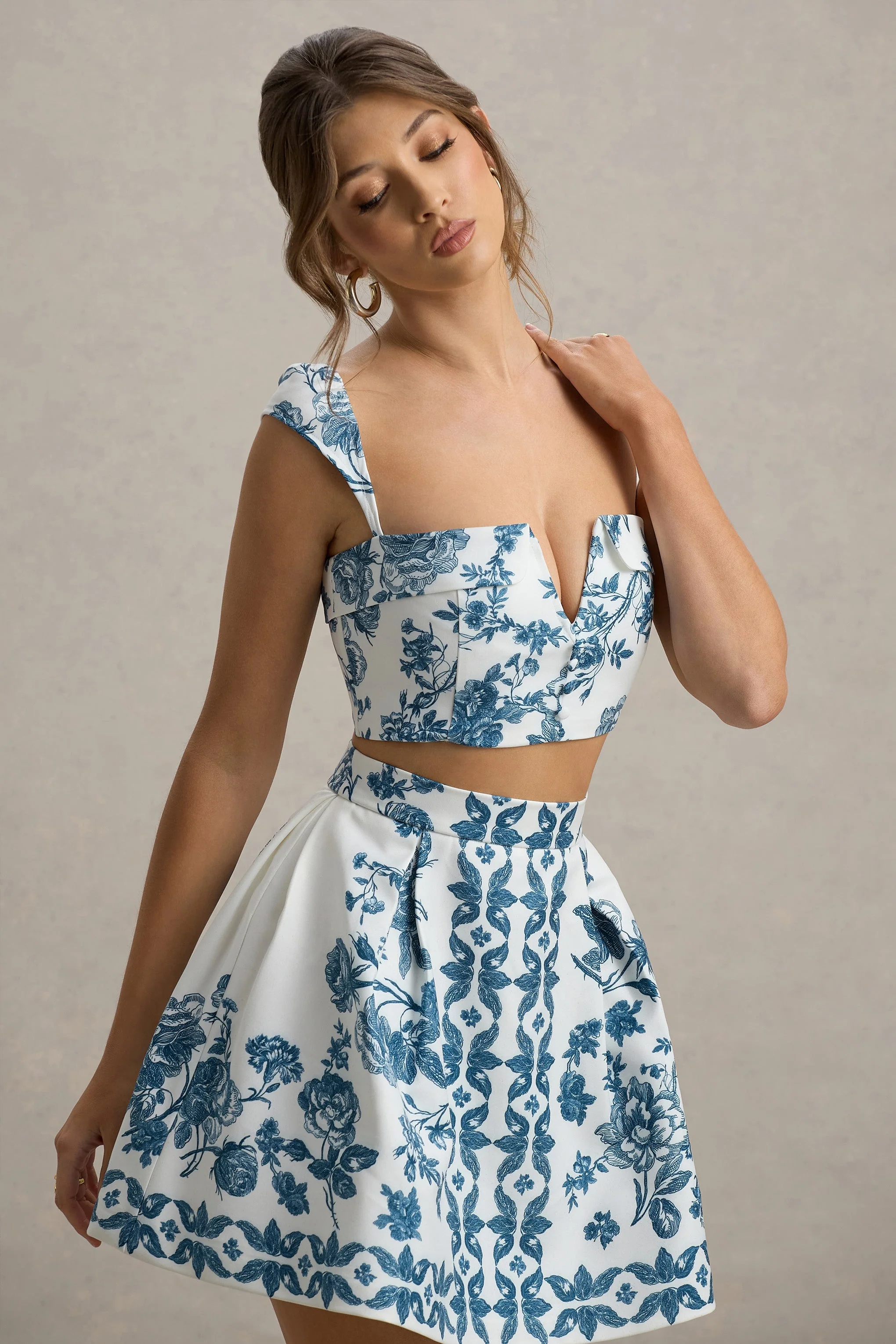 Modella | Blauwe Porselein Print Skater Mini Rok - Image 3