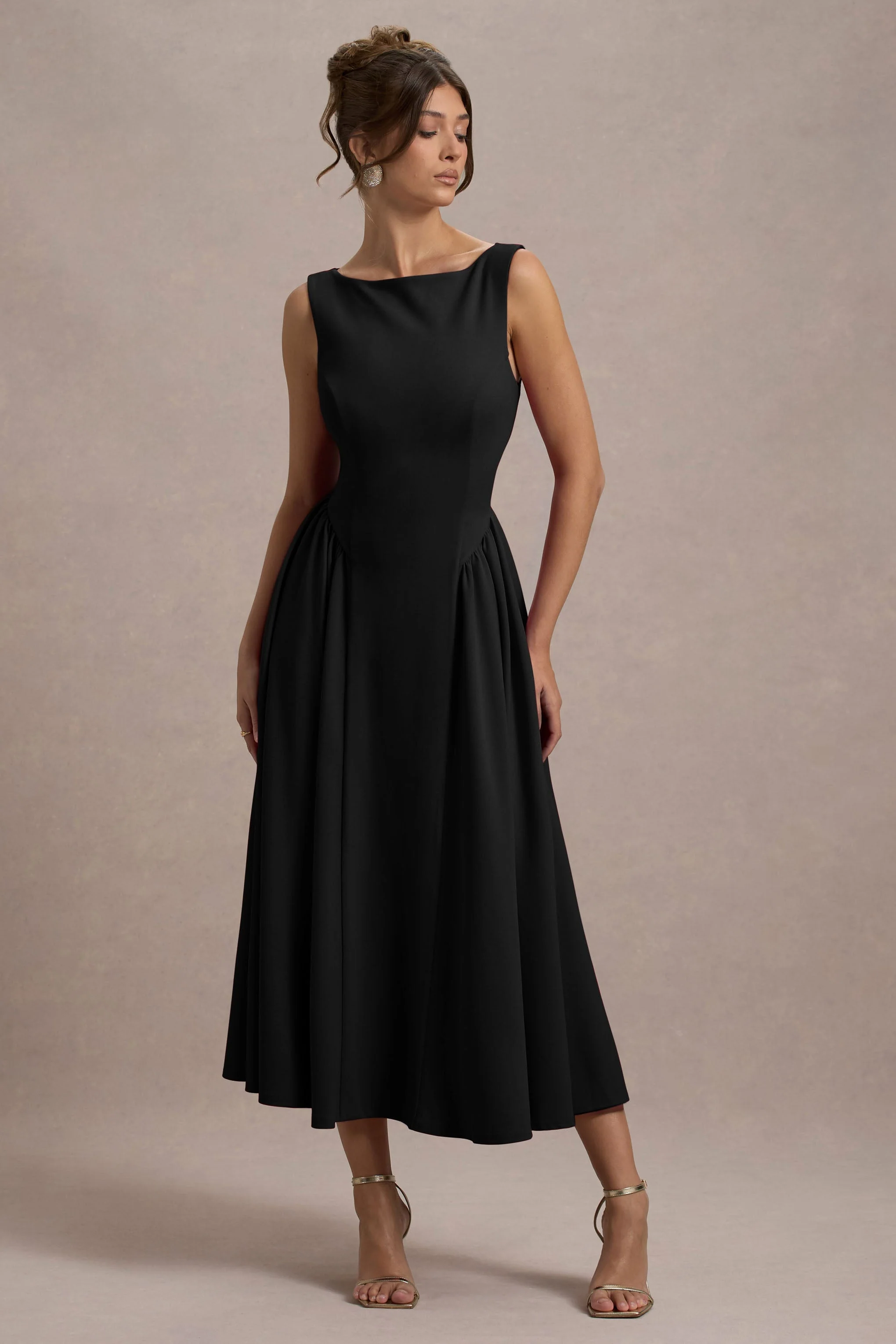 Muriel | Zwarte Boot Hals Midi Jurk Met Volumineuze Zoom - Image 3