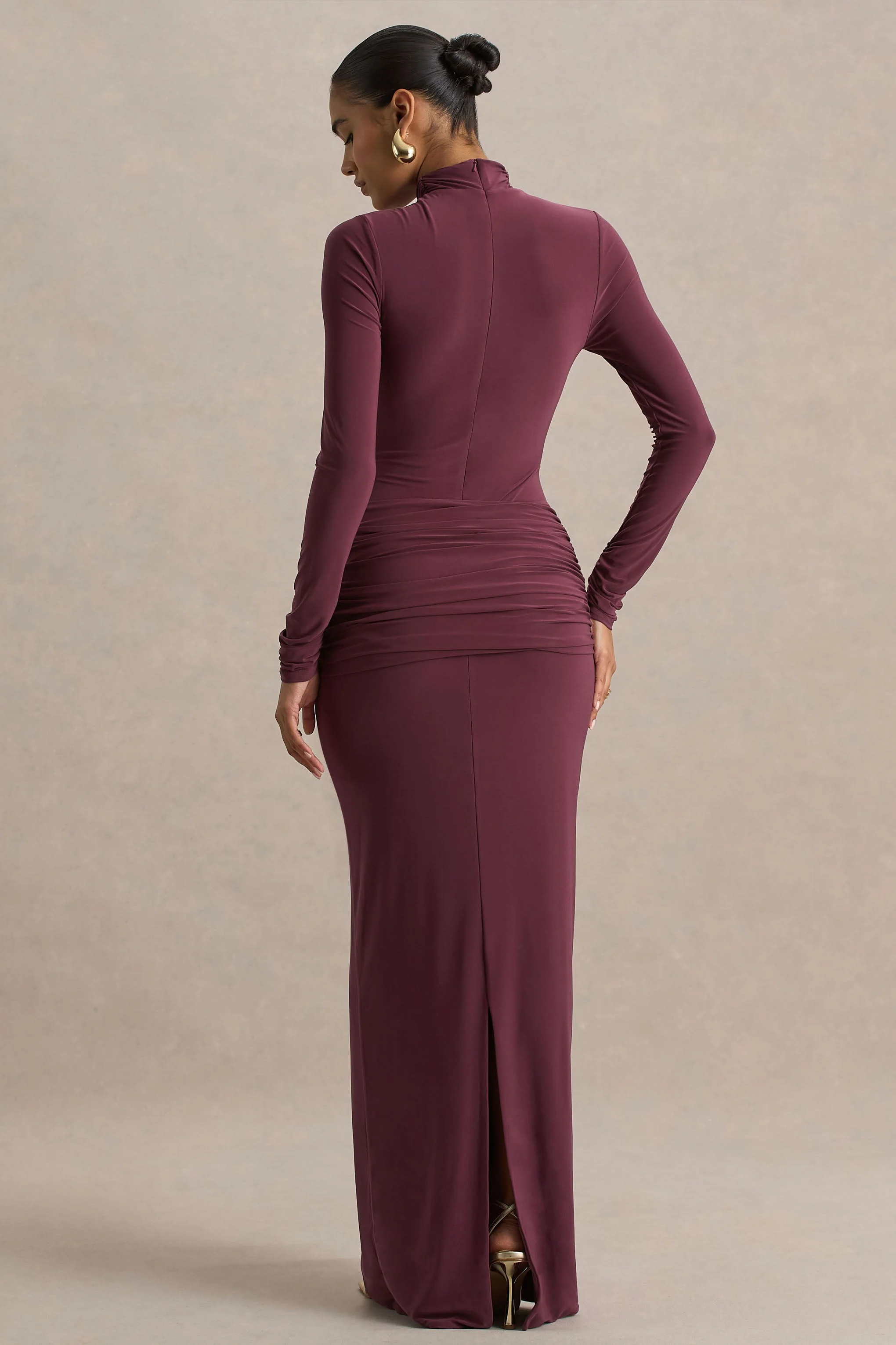 Myra | Bordeaux Hoge Hals Maxi Jurk Met Ceintuur En Gerimpeld Details - Image 2