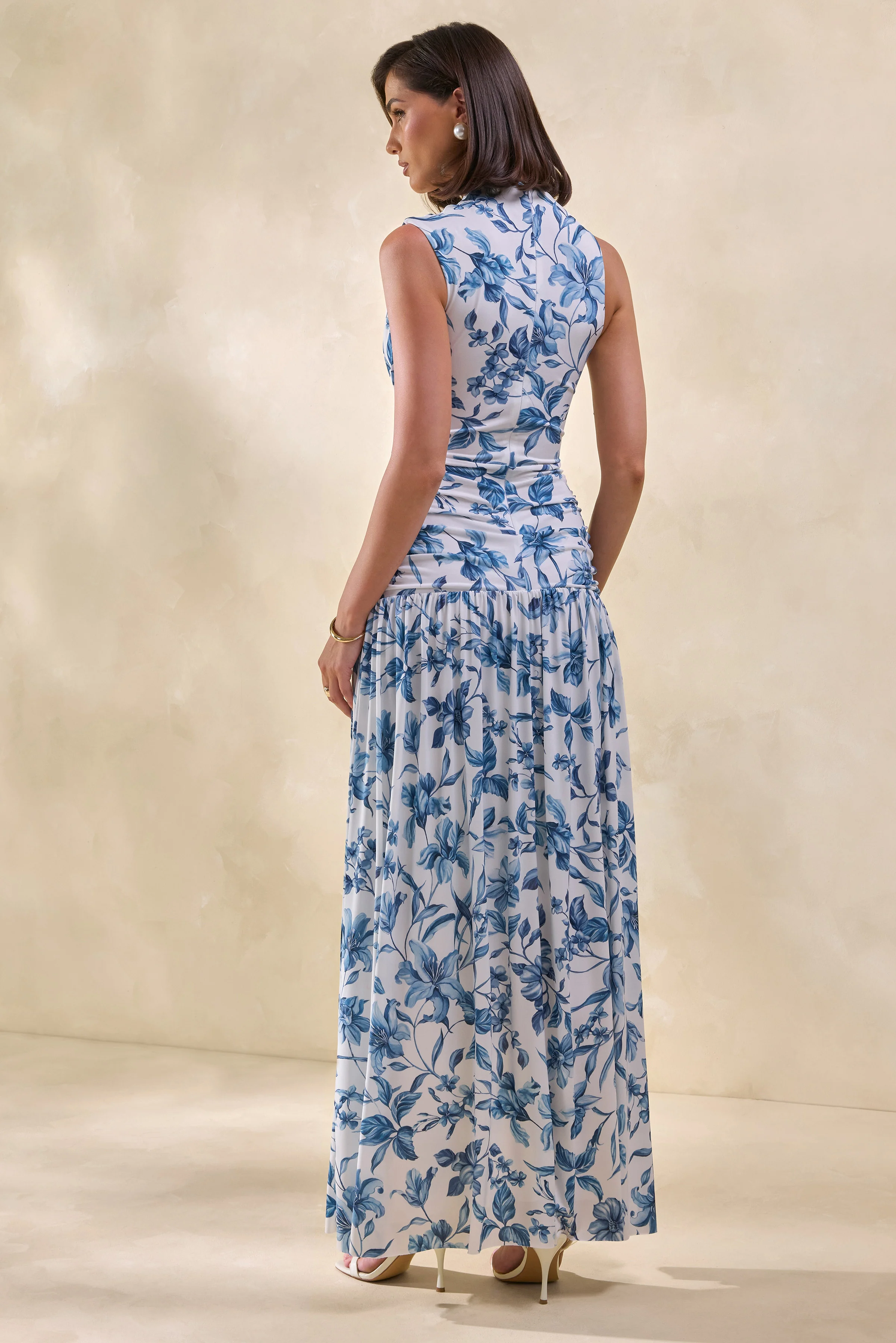 Myssara | Blauwe Porseleinprint Hoge Hals Maxi Jurk Met Gerimpelde Details - Image 2