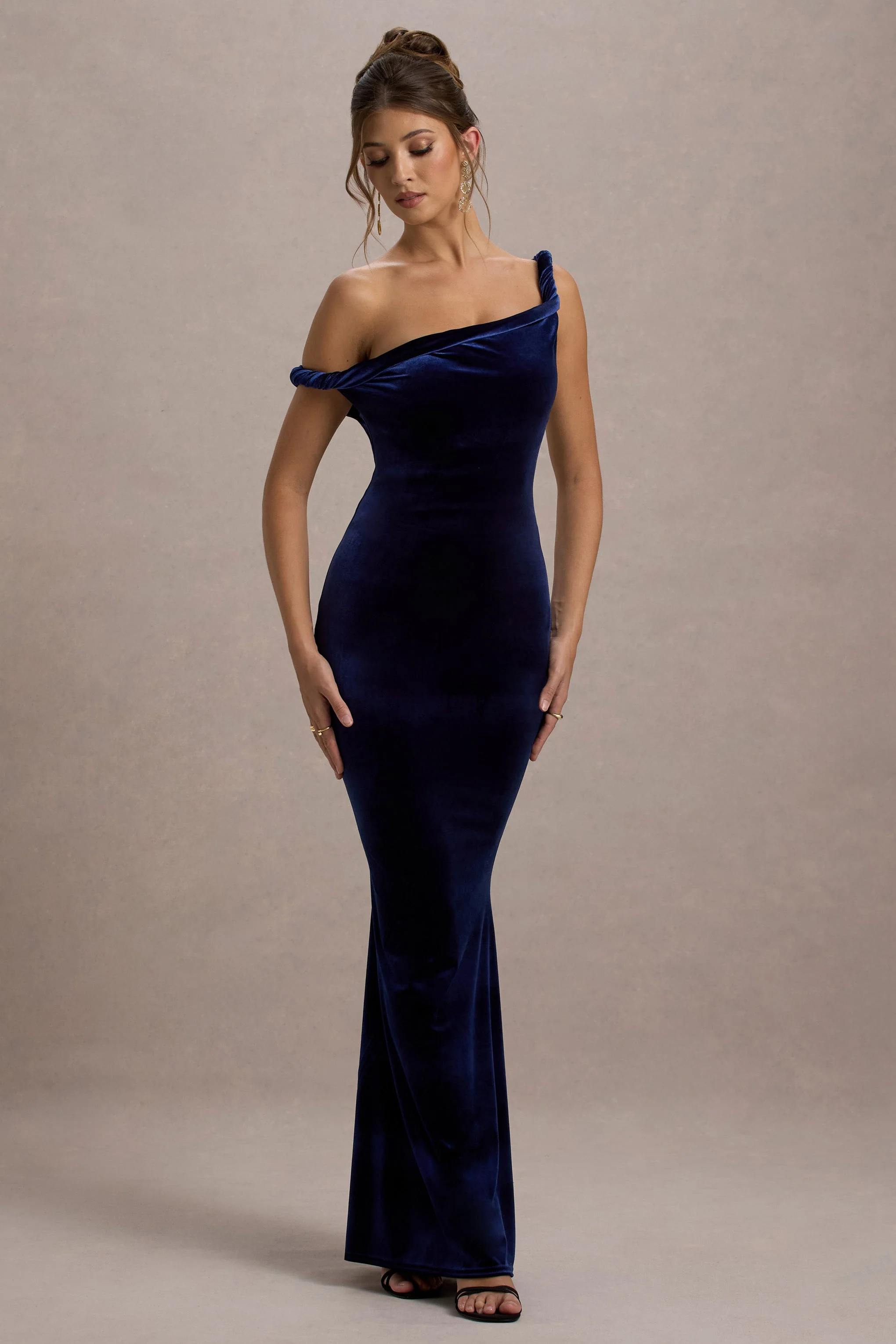 Neeka | Marineblauwe Velours Gedraaide Asymmetrisch Maxi Jurk