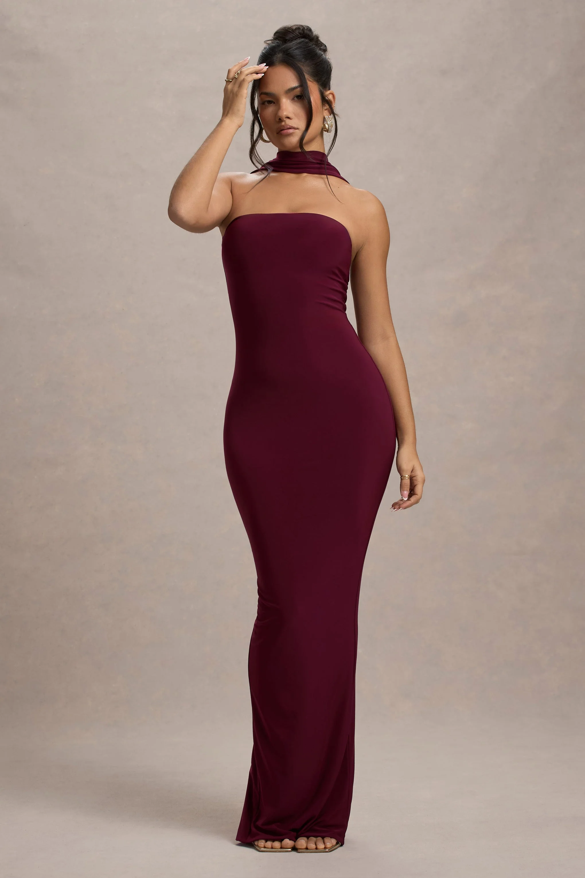 Nobu | Bordeaux Bandeau Maxi Jurk Met Halter Kraag - Image 4