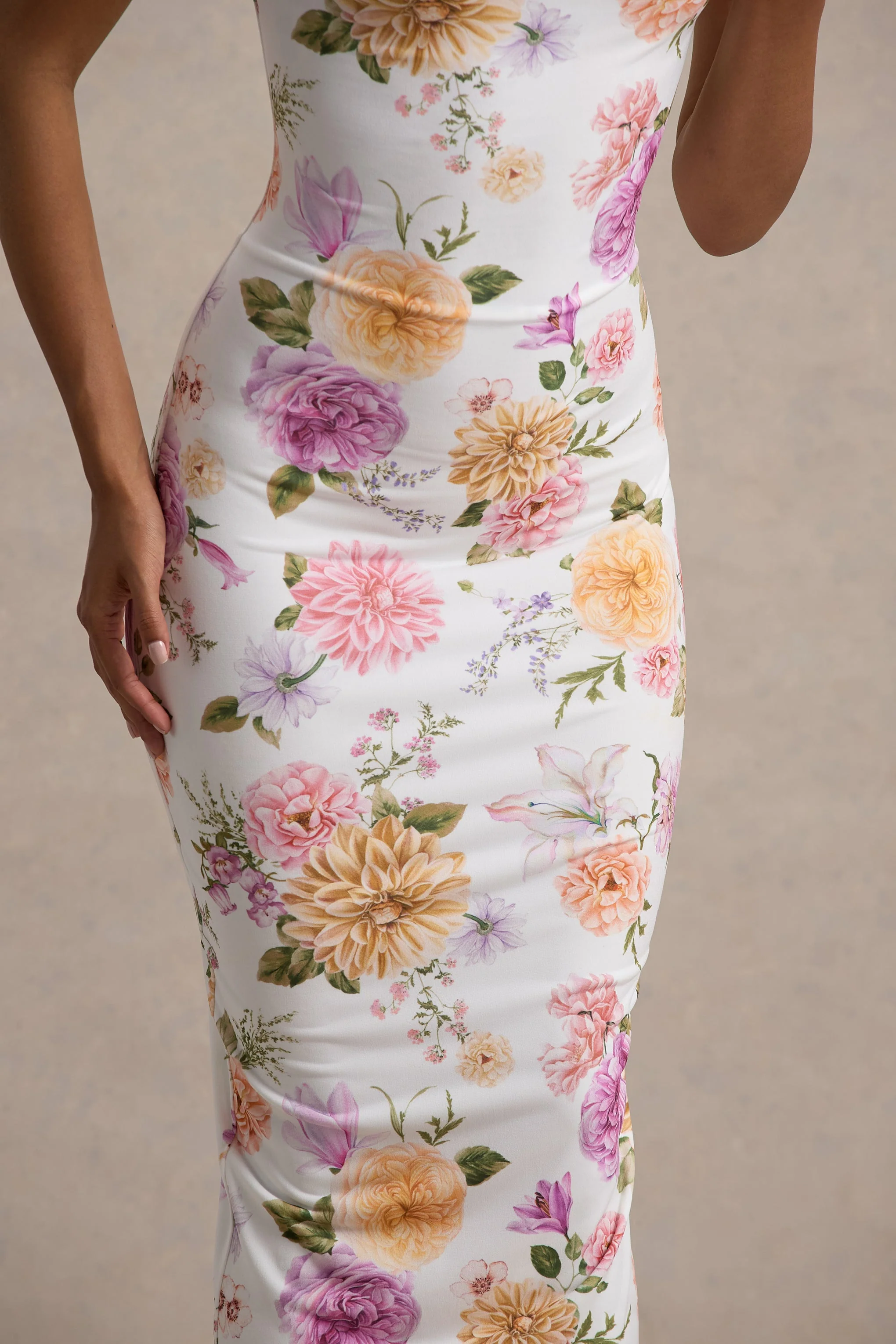 Nora | Perzik En Lila Bloemen Gedraaide Asymmetrische Midi Jurk - Image 6