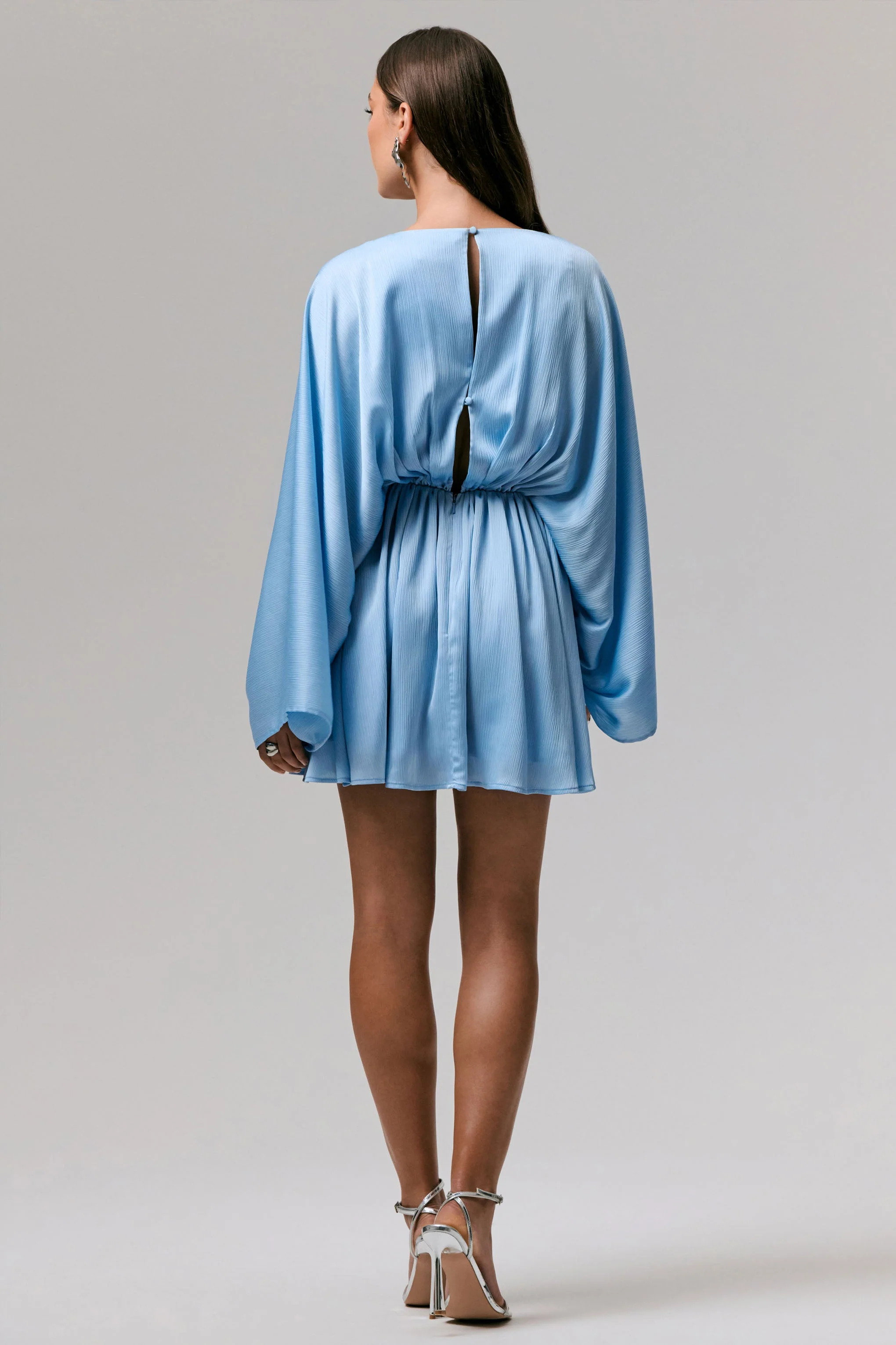 Ocean Flower | Poederblauwe Getextureerde Chiffon Draperende Mini Jurk - Image 2