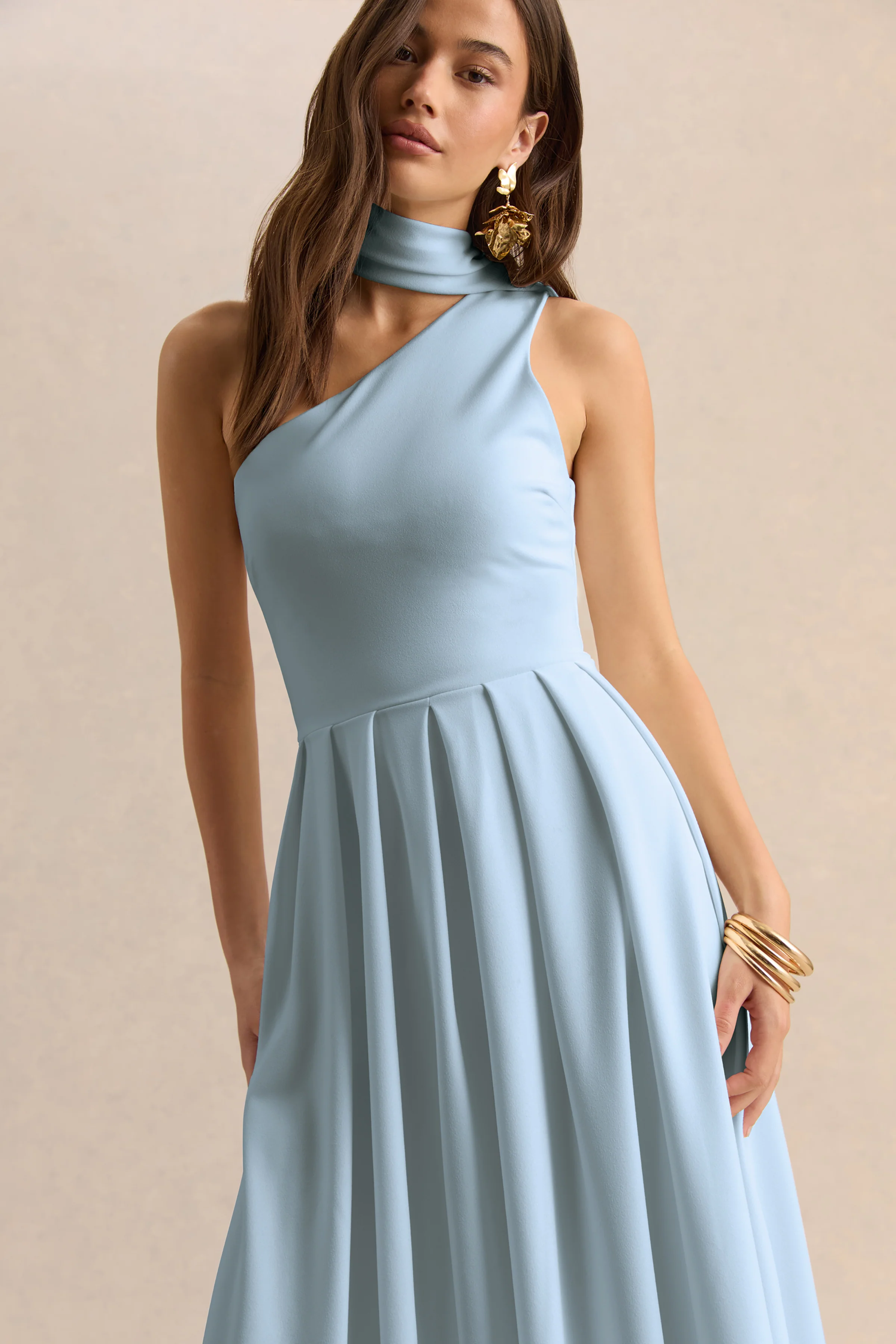 Odette | Poederblauwe Asymmetrische Hals Midi Jurk Met Sjaal - Image 6