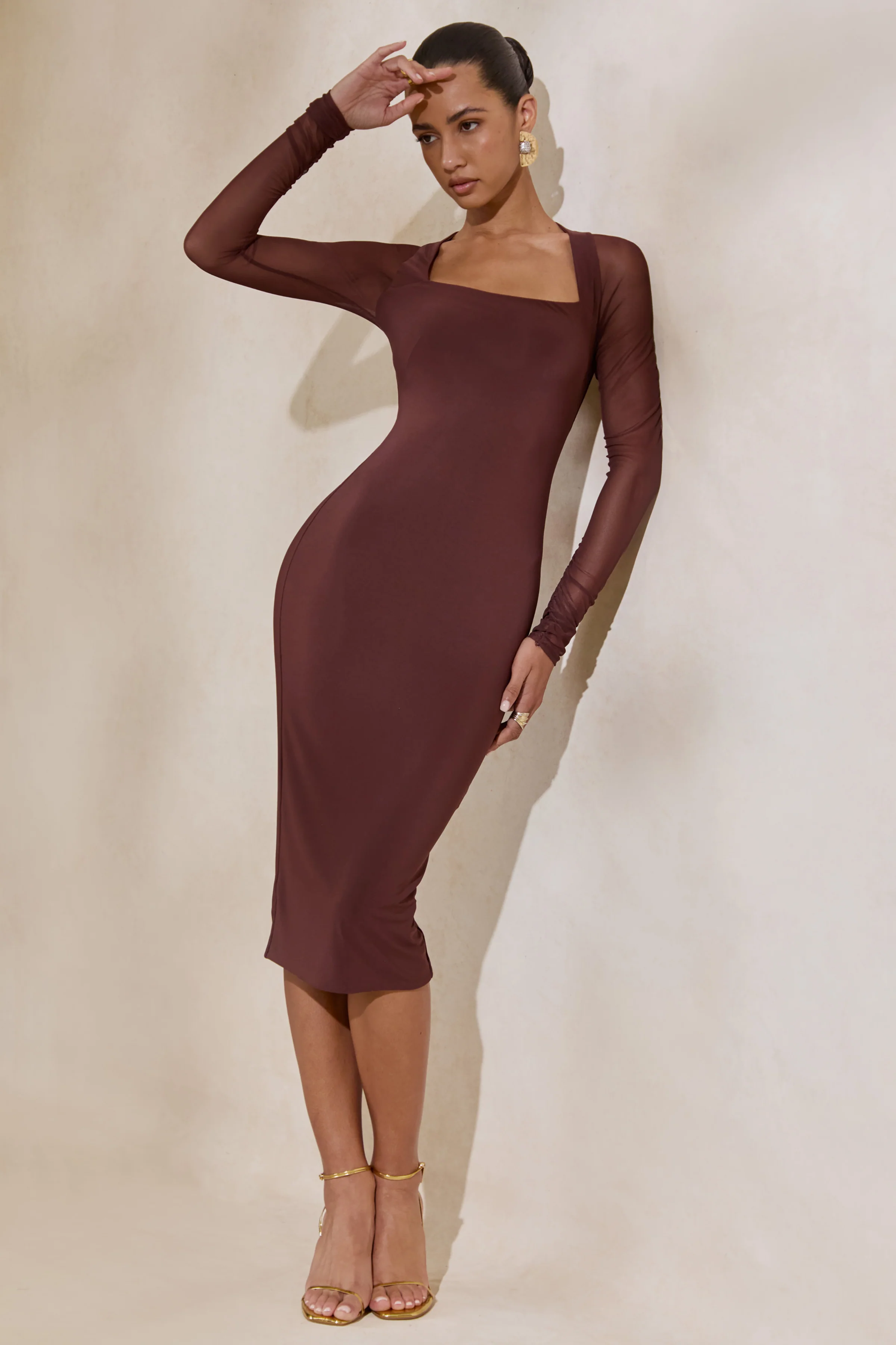 Off Track | Bruine Bodycon Midi Jurk met Doorschijnende Mouwen - Image 6
