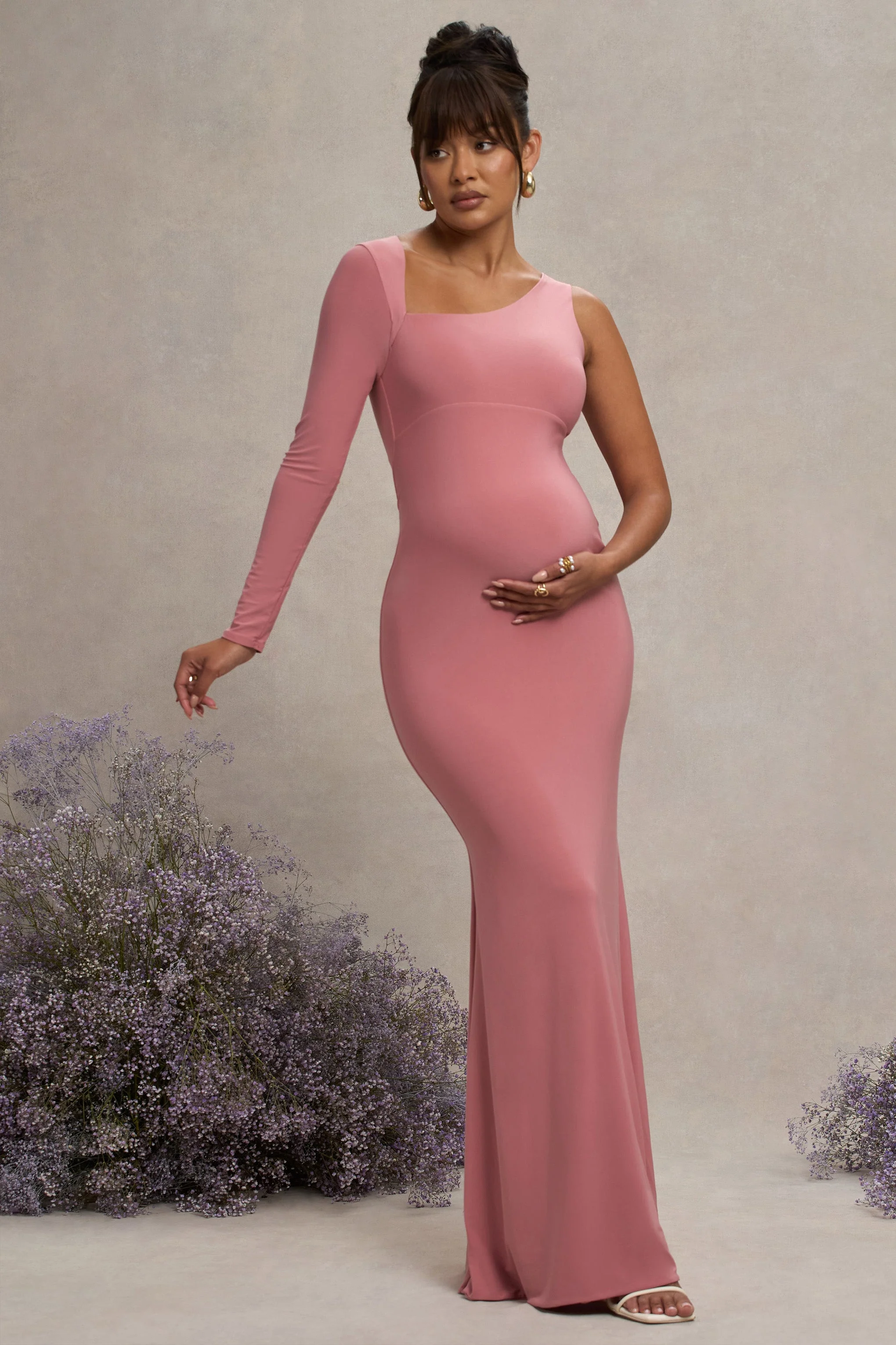 Oh Baby | Blosroze Zwangerschaps Bodycon Maxi Jurk Met Blote Schouder - Image 5