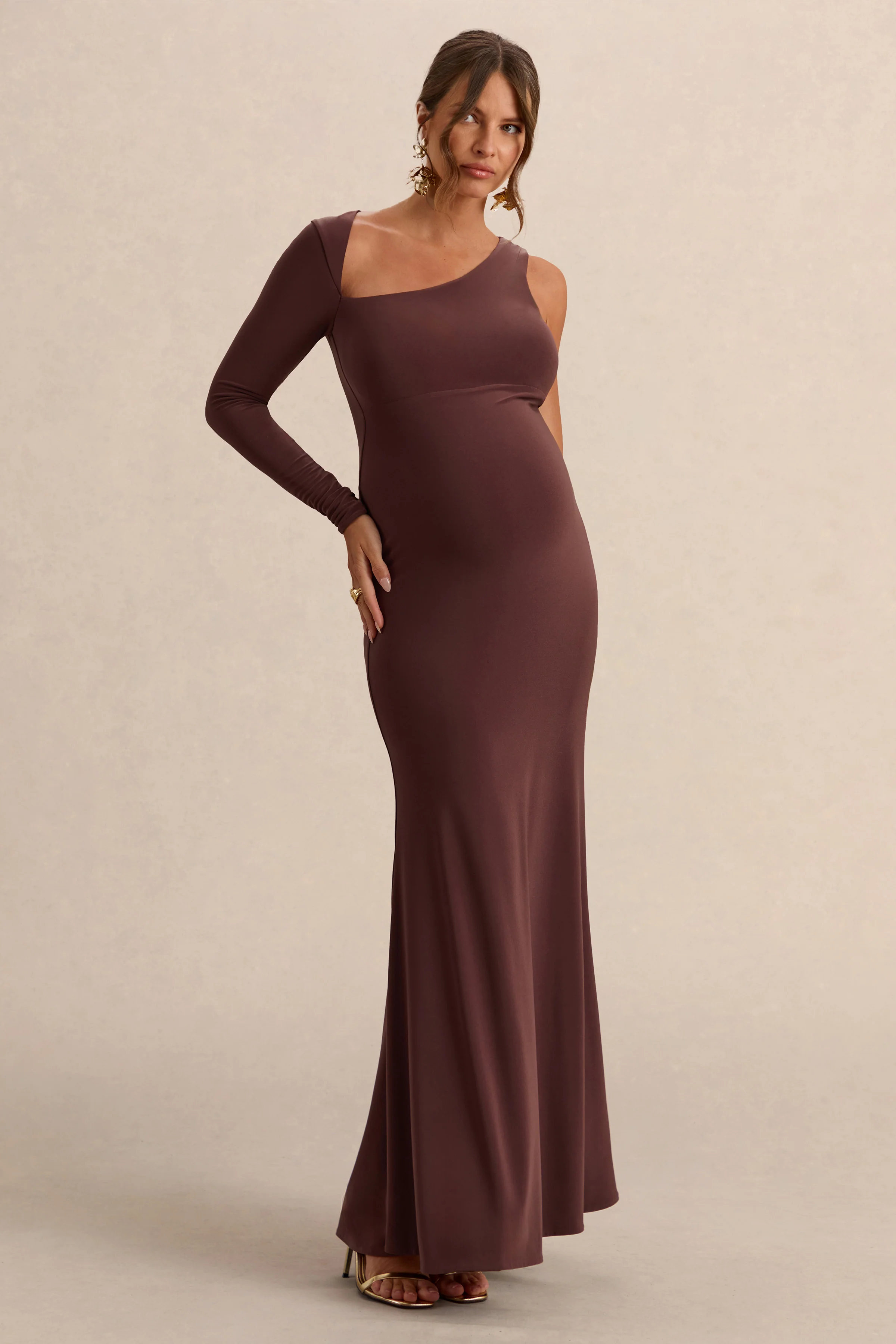 Oh Baby | Bruine Zwangerschaps Bodycon Maxi Jurk Met Één-Schouder - Image 5
