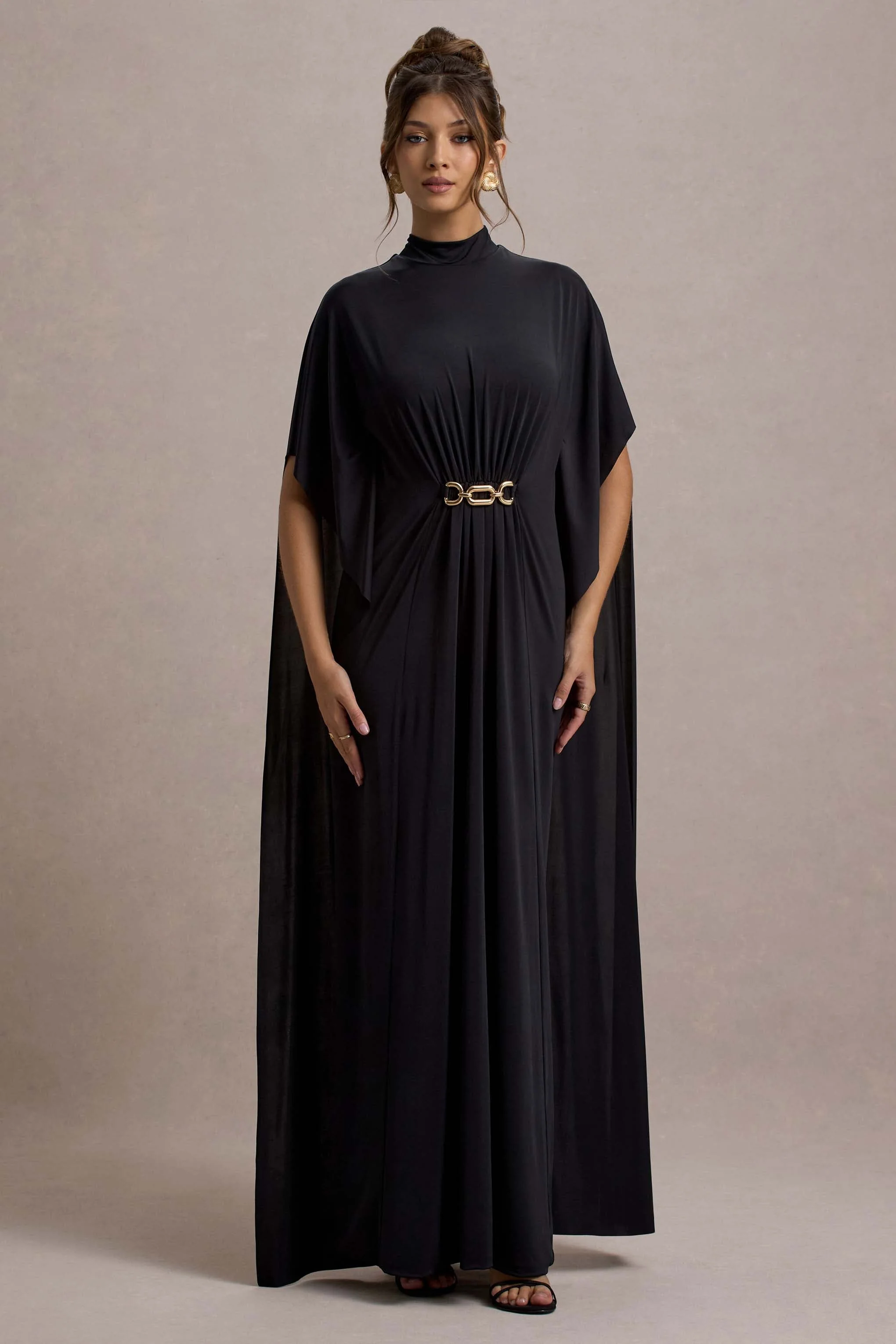 Olessia | Zwarte Gerimpeld Maxi Jurk Met Cape Mouwen En Riem - Image 5