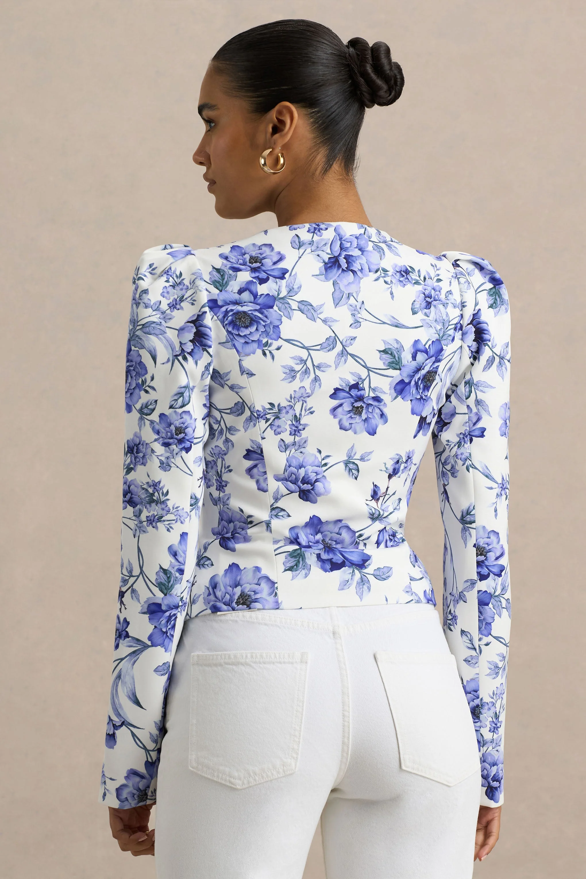 Olympia | Blauwe floralprint Getailleerde Top Met Sweetheart Halslijn - Image 3