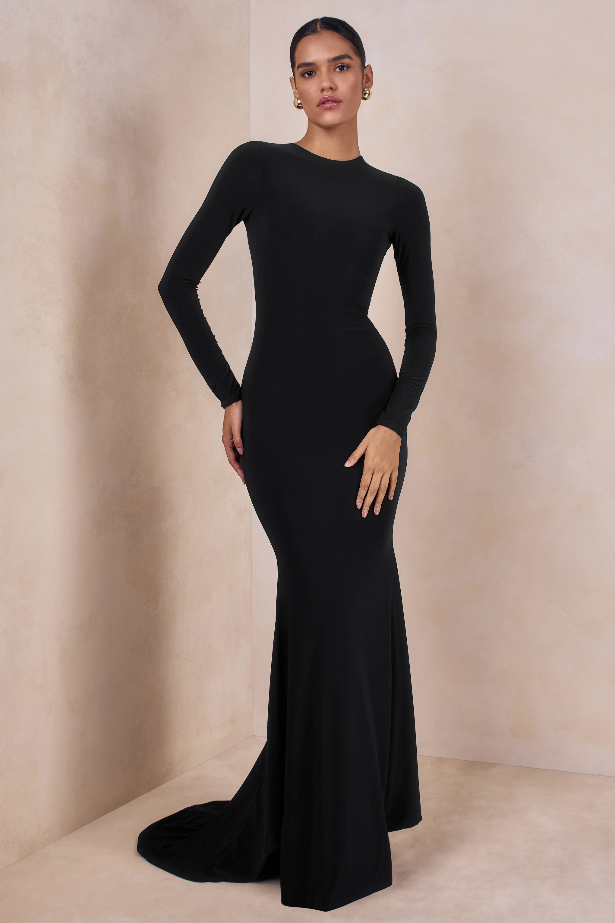 One Step Ahead | Zwarte Maxi Fishtail-Jurk Met Lange Mouwen  En Open Rug