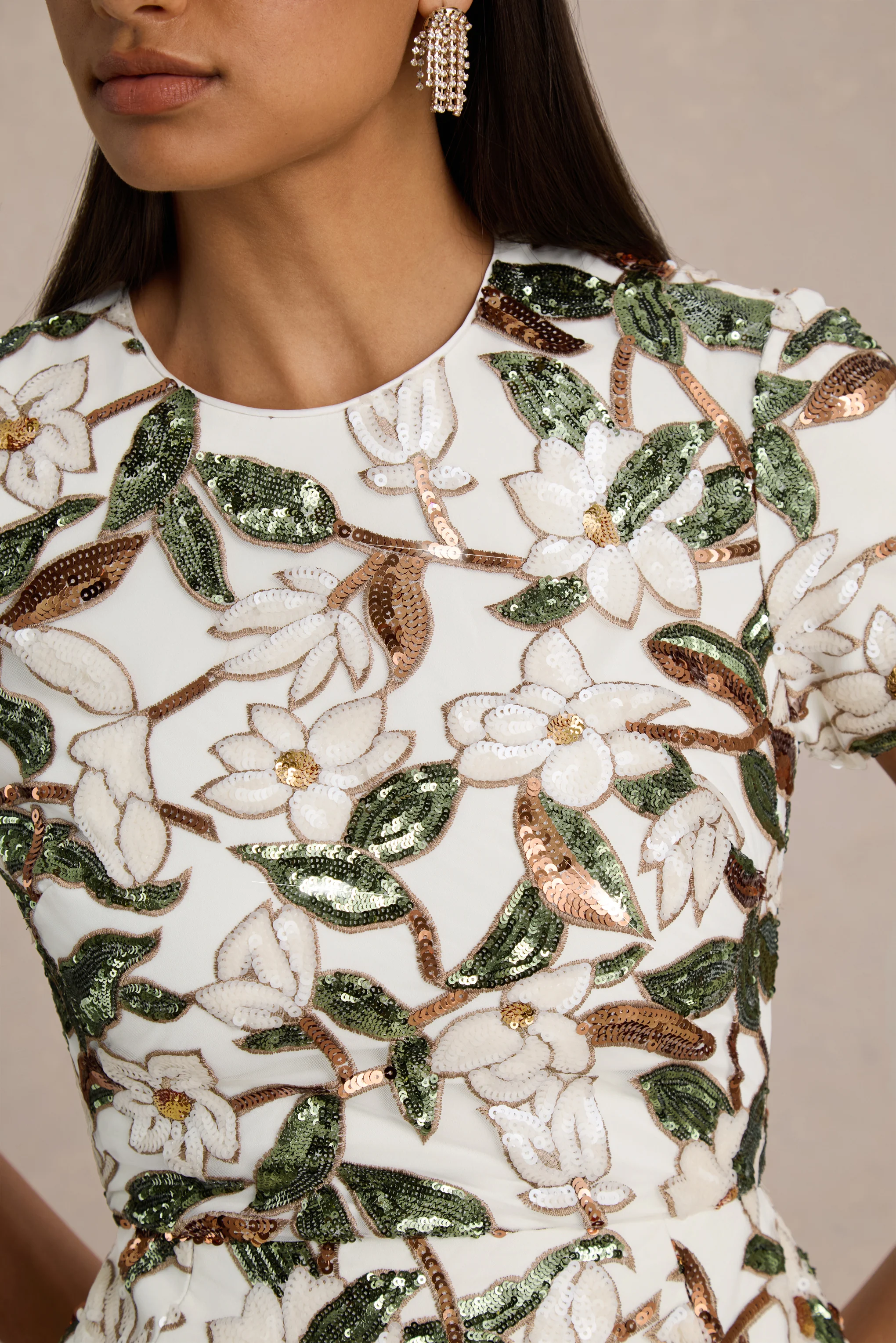 Ophelia | Wit En Groene Bloemen Pailletten En Mesh Mini Jurk Met Korte Mouwen - Image 6
