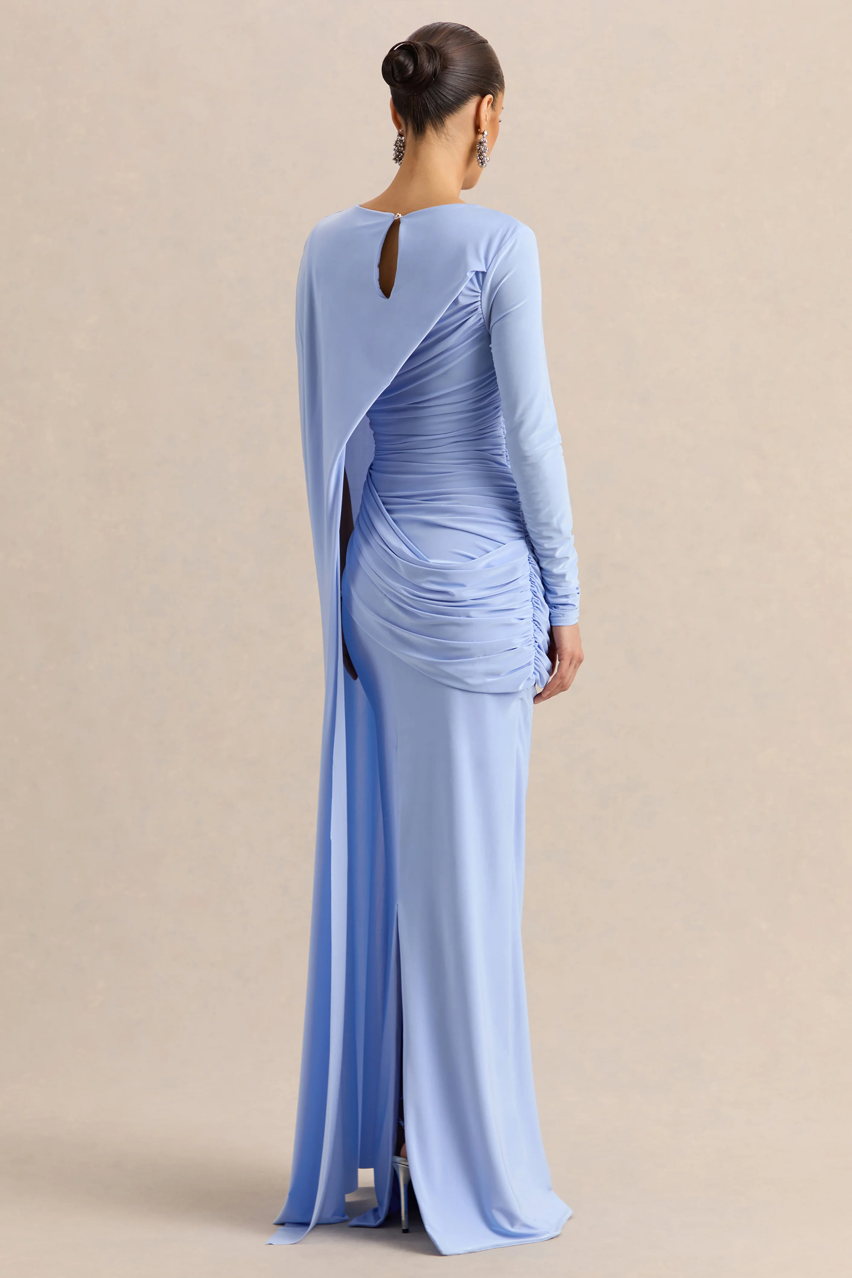Orintha | Poederblauwe Wijde Hals Maxi Jurk Met Cape En Gouden Detail - Image 2